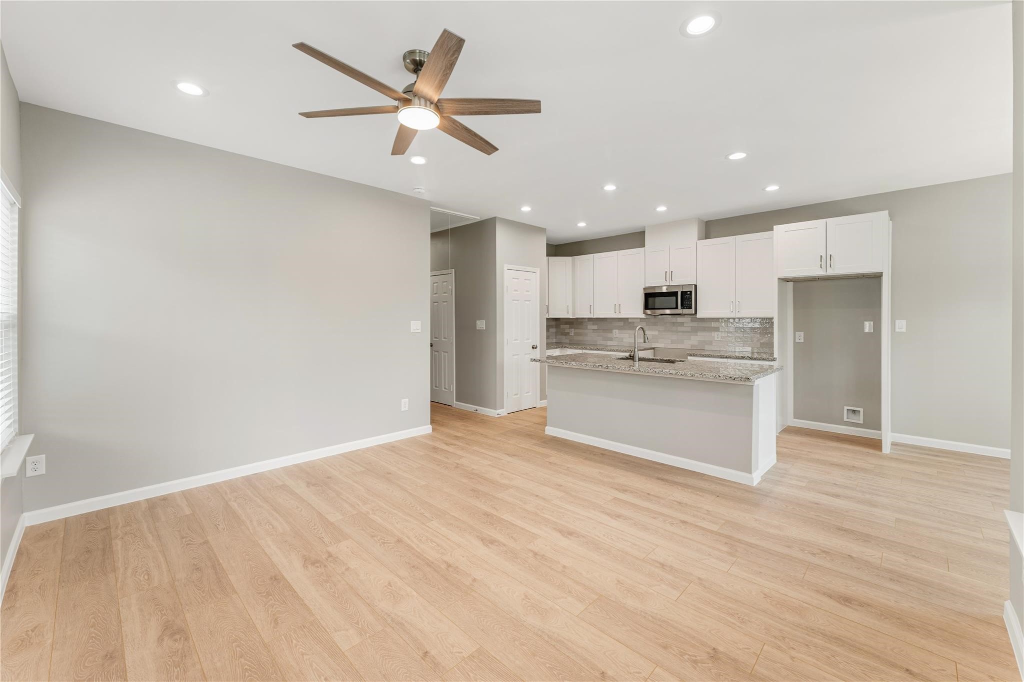 5125 Jezebel A Property Photo 7