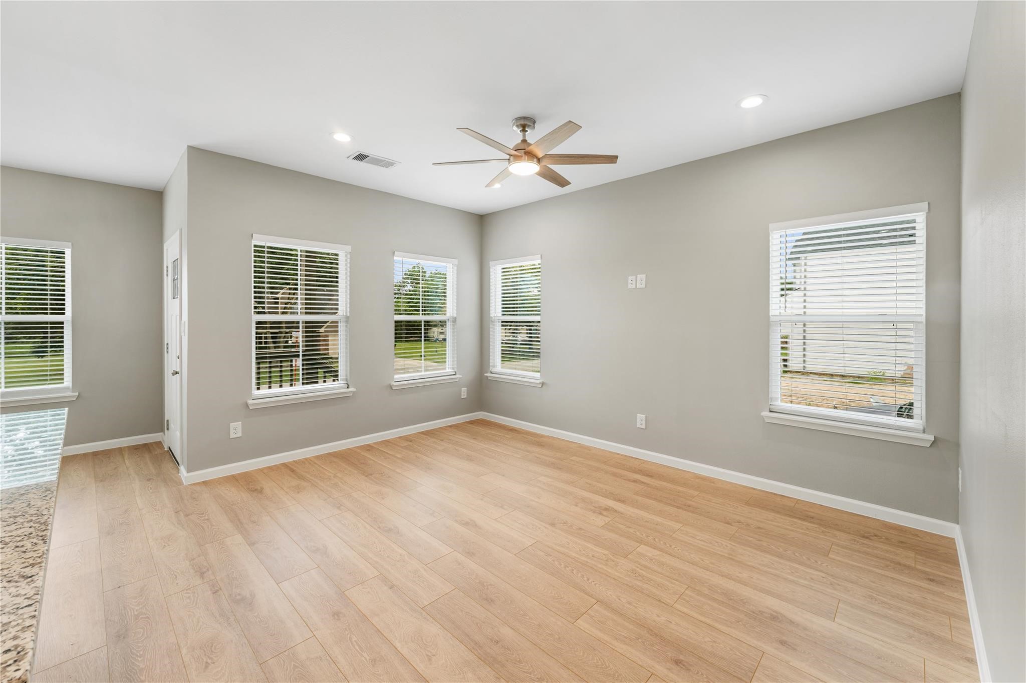 5125 Jezebel A Property Photo 8