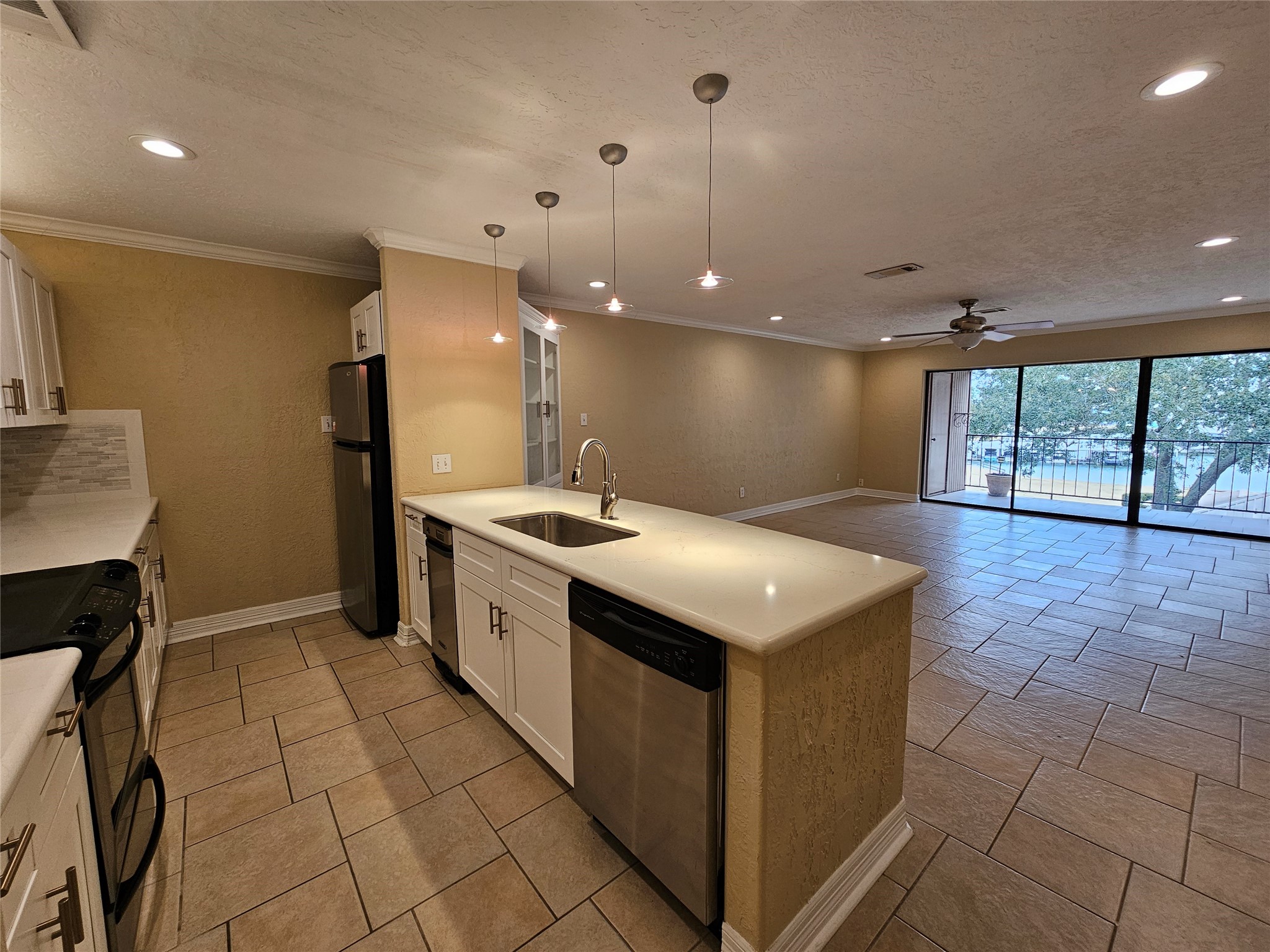 15575 Marina Drive 323a Property Photo 8