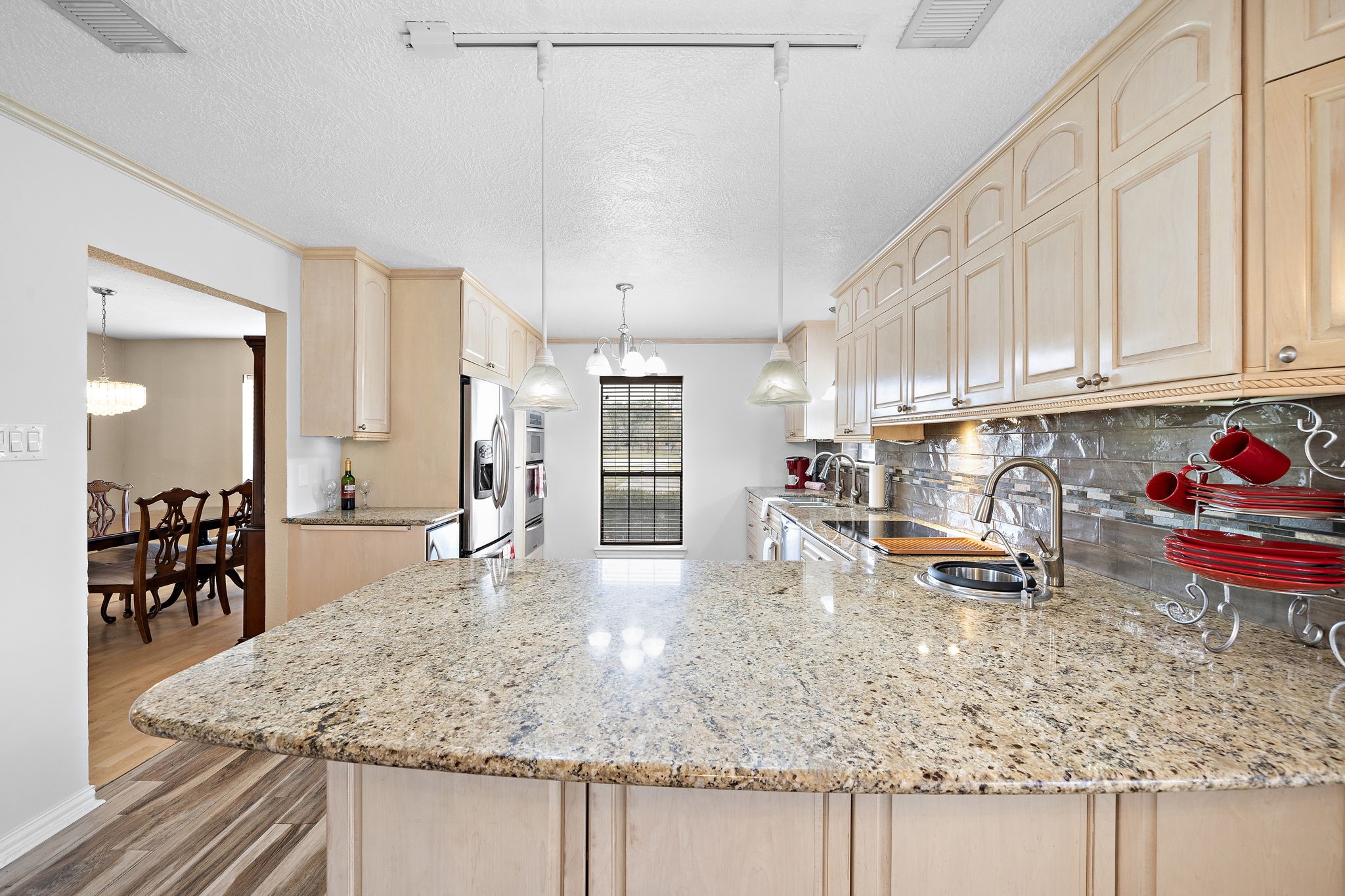 9300 Oakcrest Drive Property Photo 10