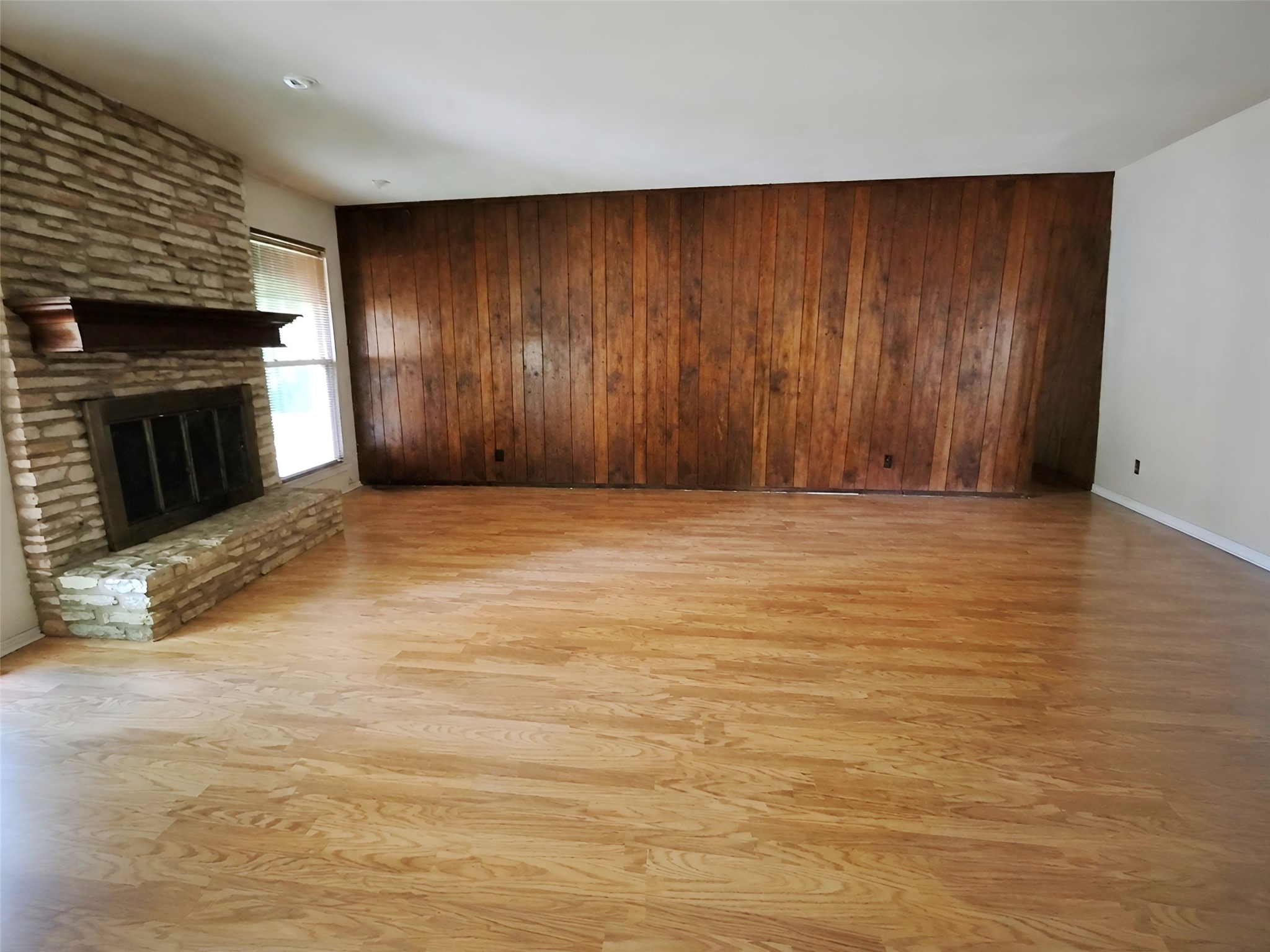 10104 Pond View Circle Property Photo 4