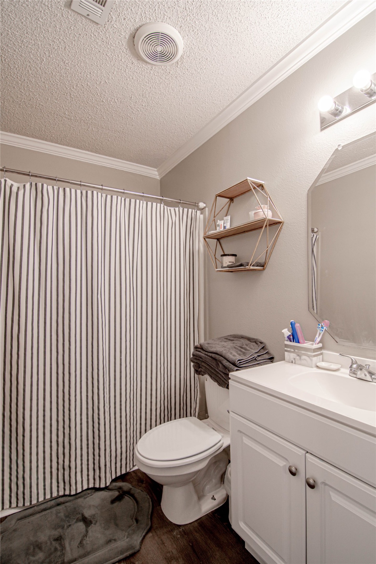 162 Varsity Drive Property Photo 13