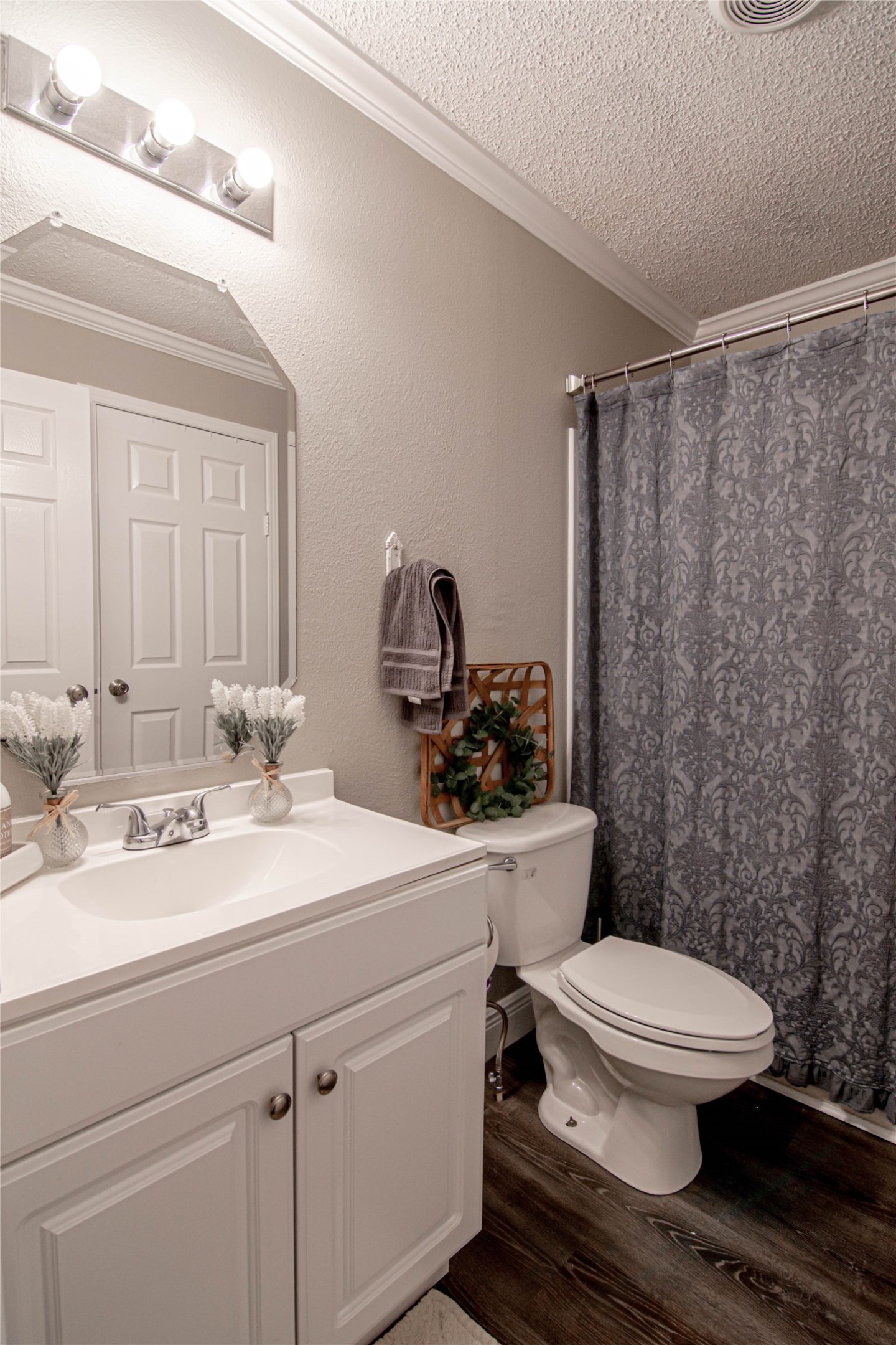 162 Varsity Drive Property Photo 16