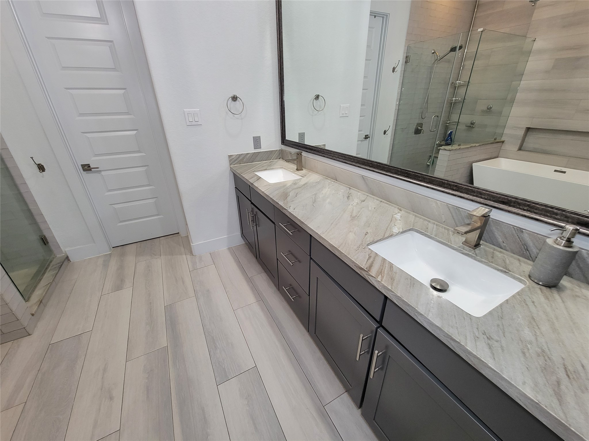 1123 Paige Street Property Photo 39