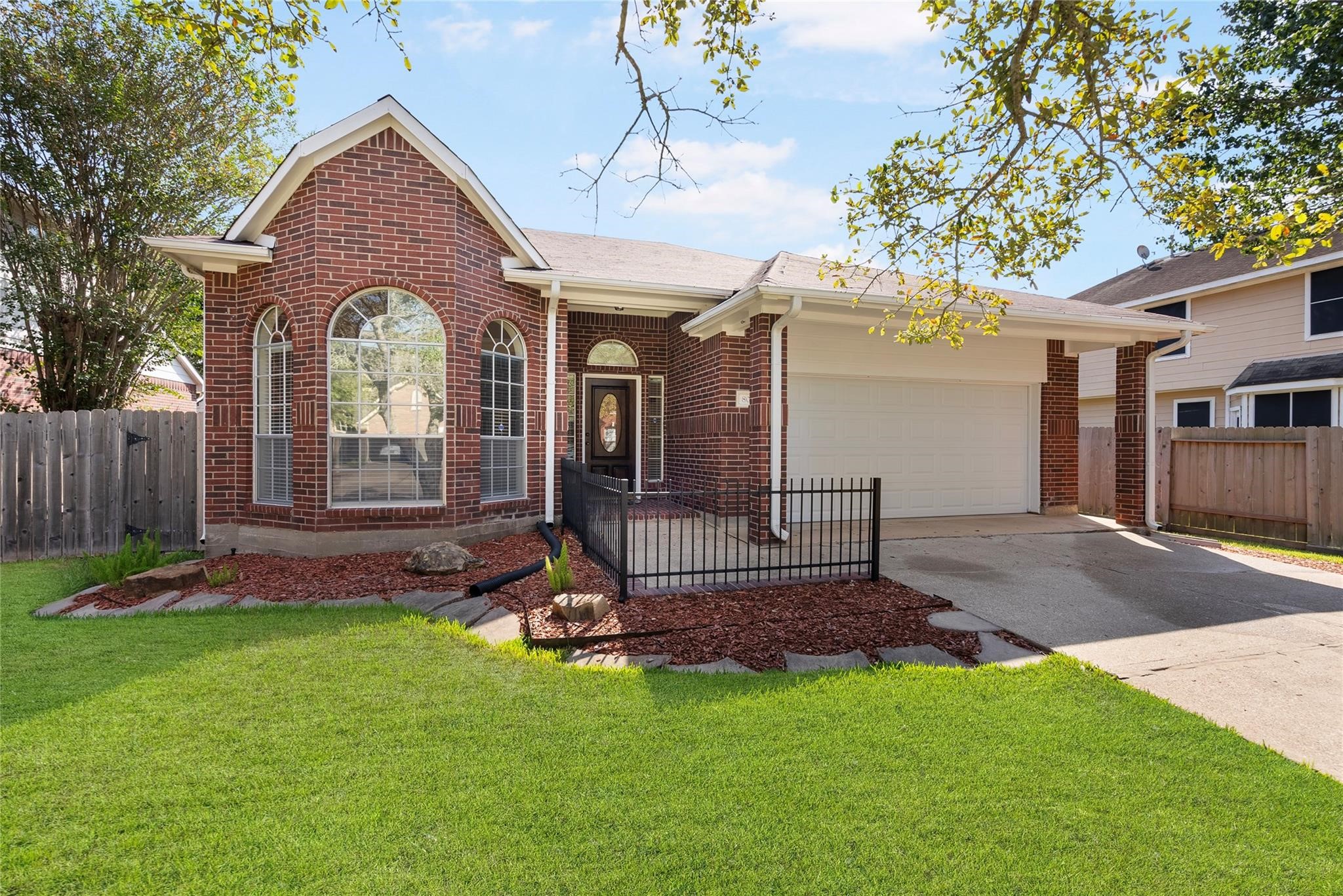 807 Presley Way Property Photo 1