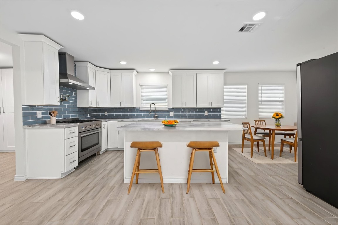 11107 Cedarhurst Drive Property Photo 4