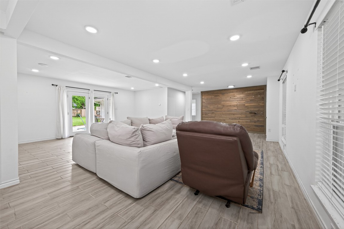 11107 Cedarhurst Drive Property Photo 14