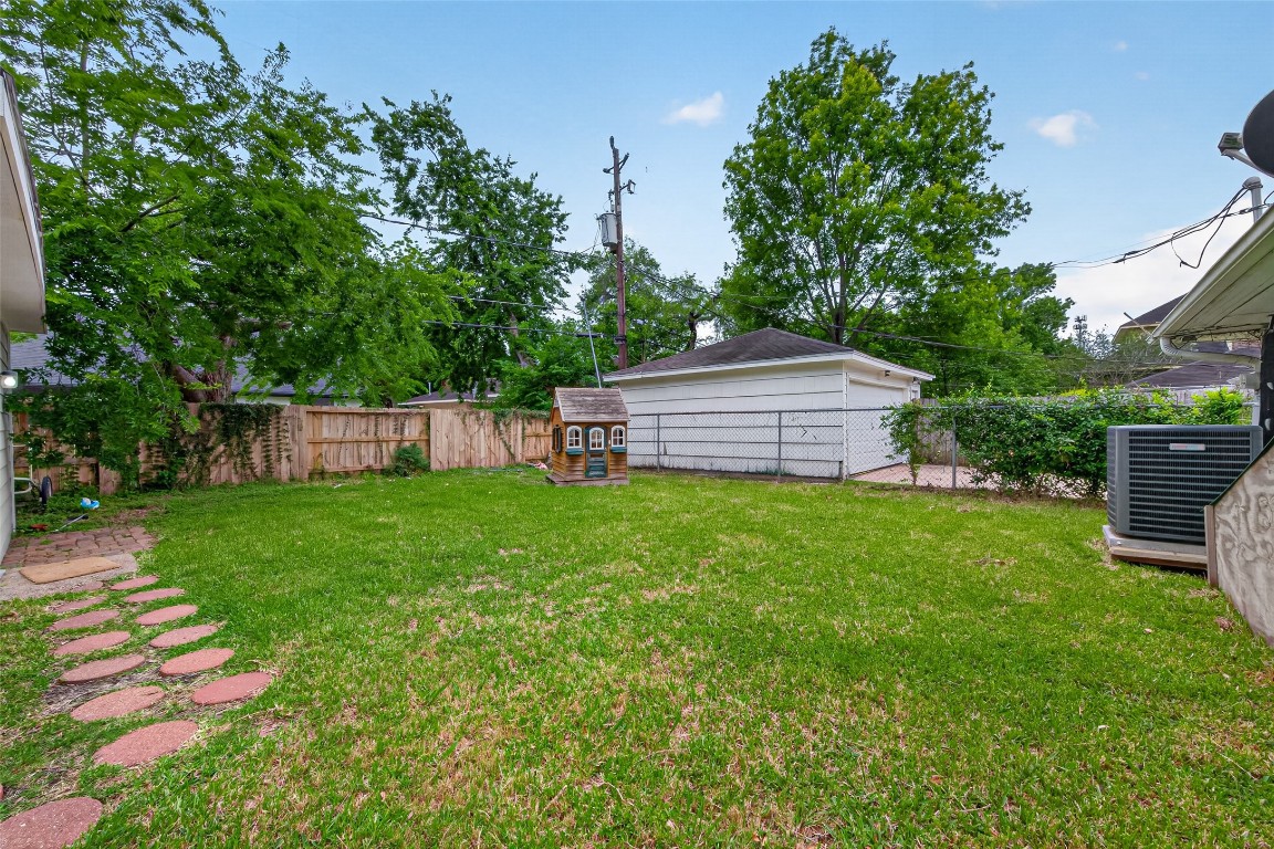 11107 Cedarhurst Drive Property Photo 37