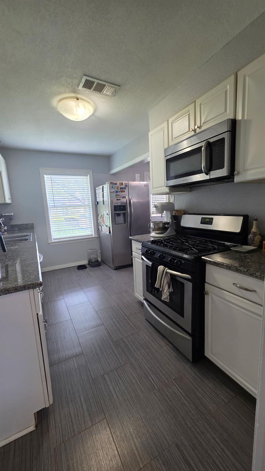 1208 Chevy Chase Drive, Angleton Tx 77515 Property Photo 6