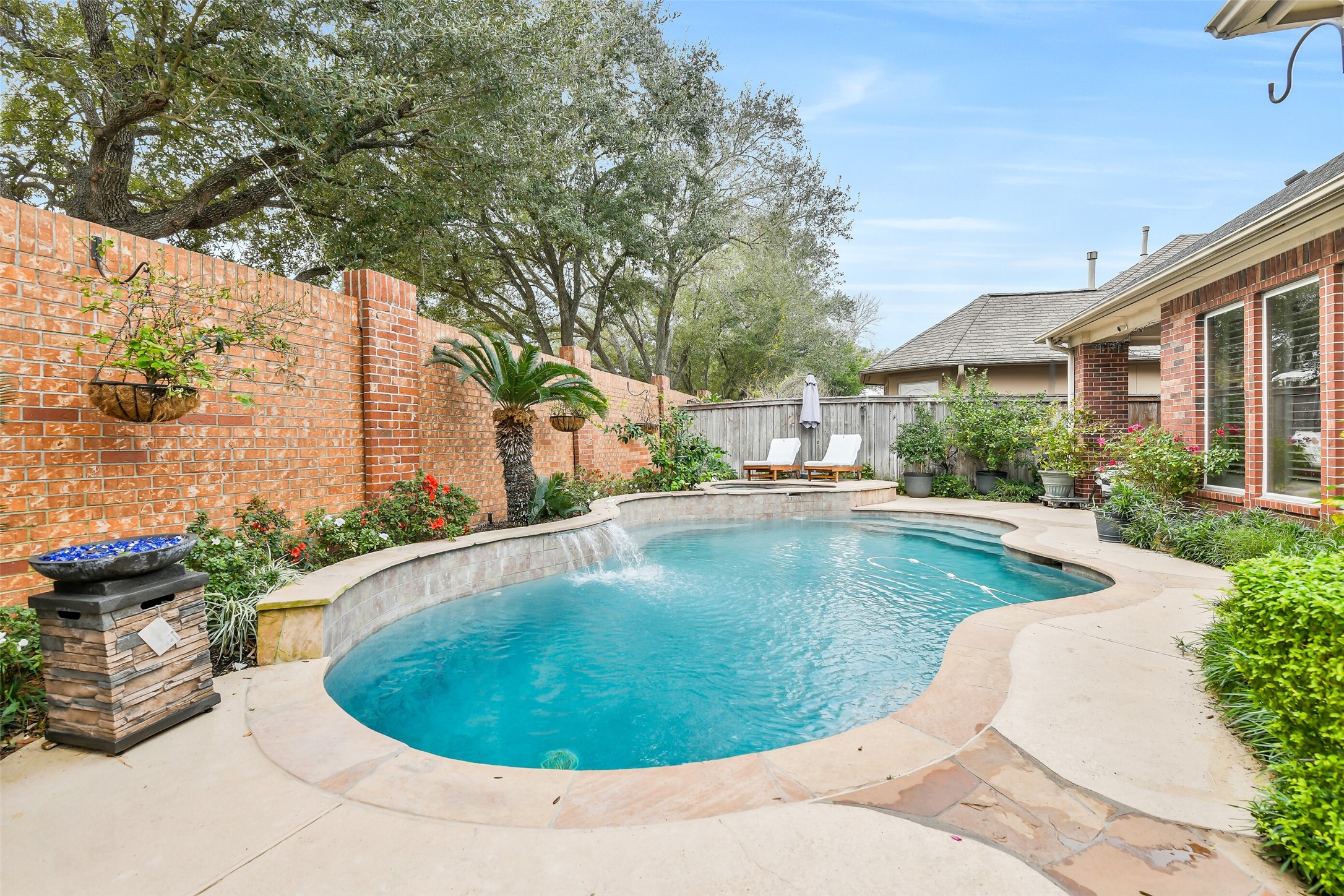 11413 Gallant Ridge Lane Property Photo 3