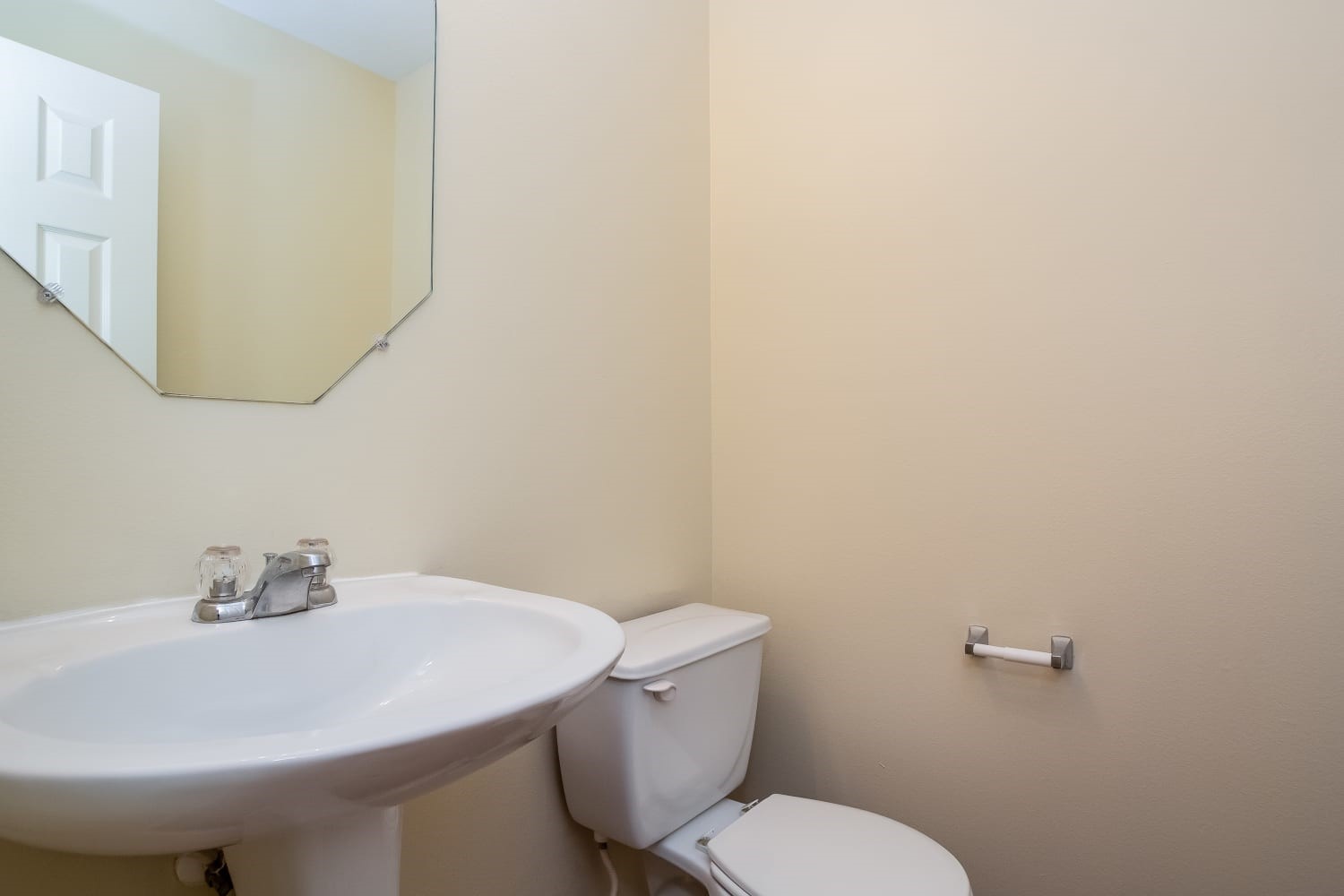18715 Dennington Drive Property Photo 17