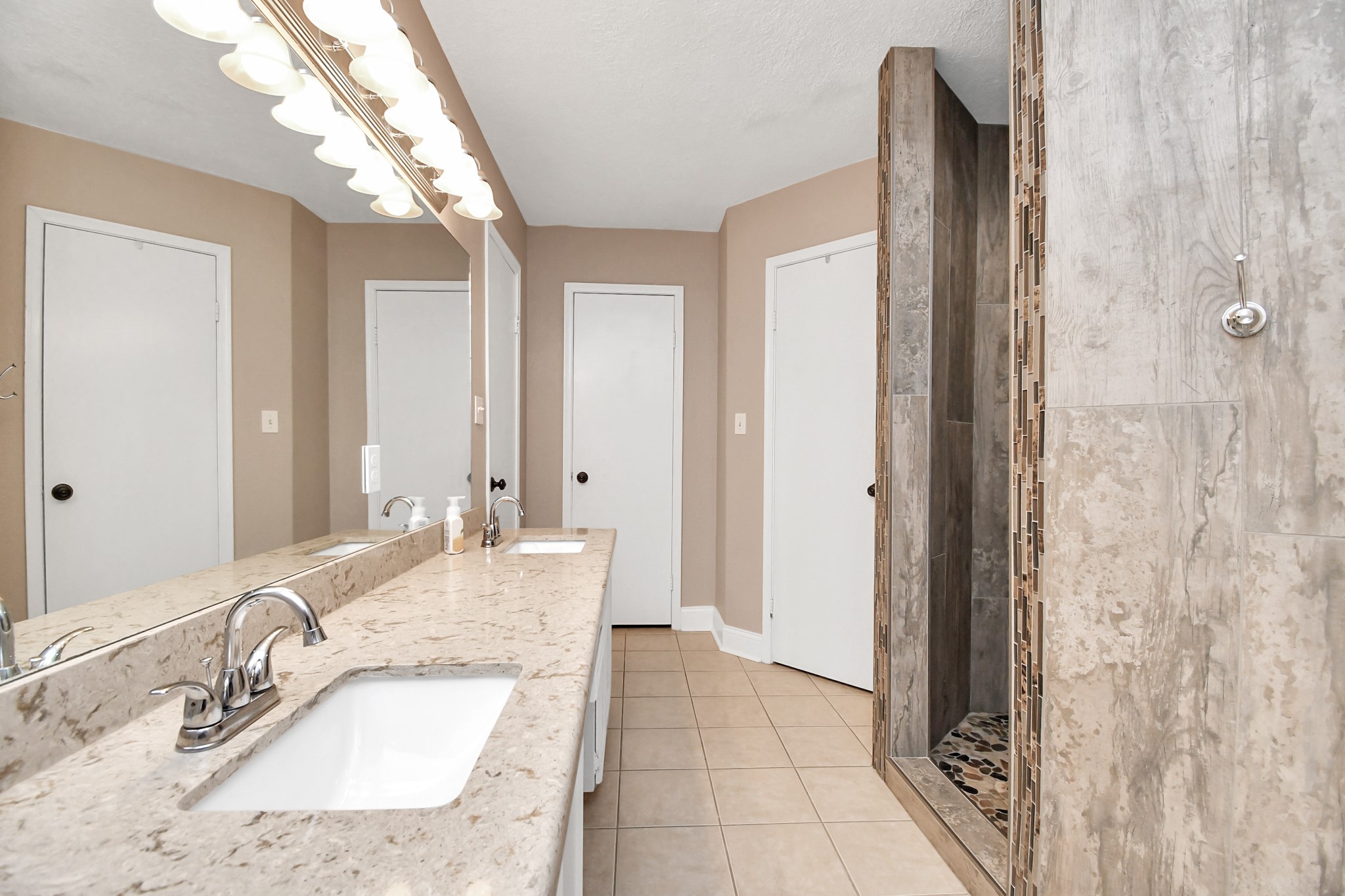 20202 Deer Run Road Property Photo 16