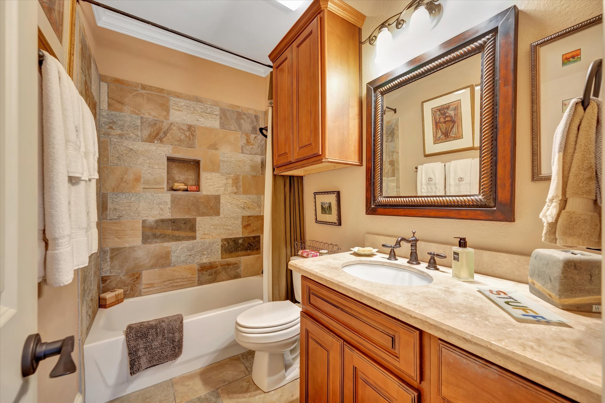 4125 Boardwalk Boulevard Property Photo 13
