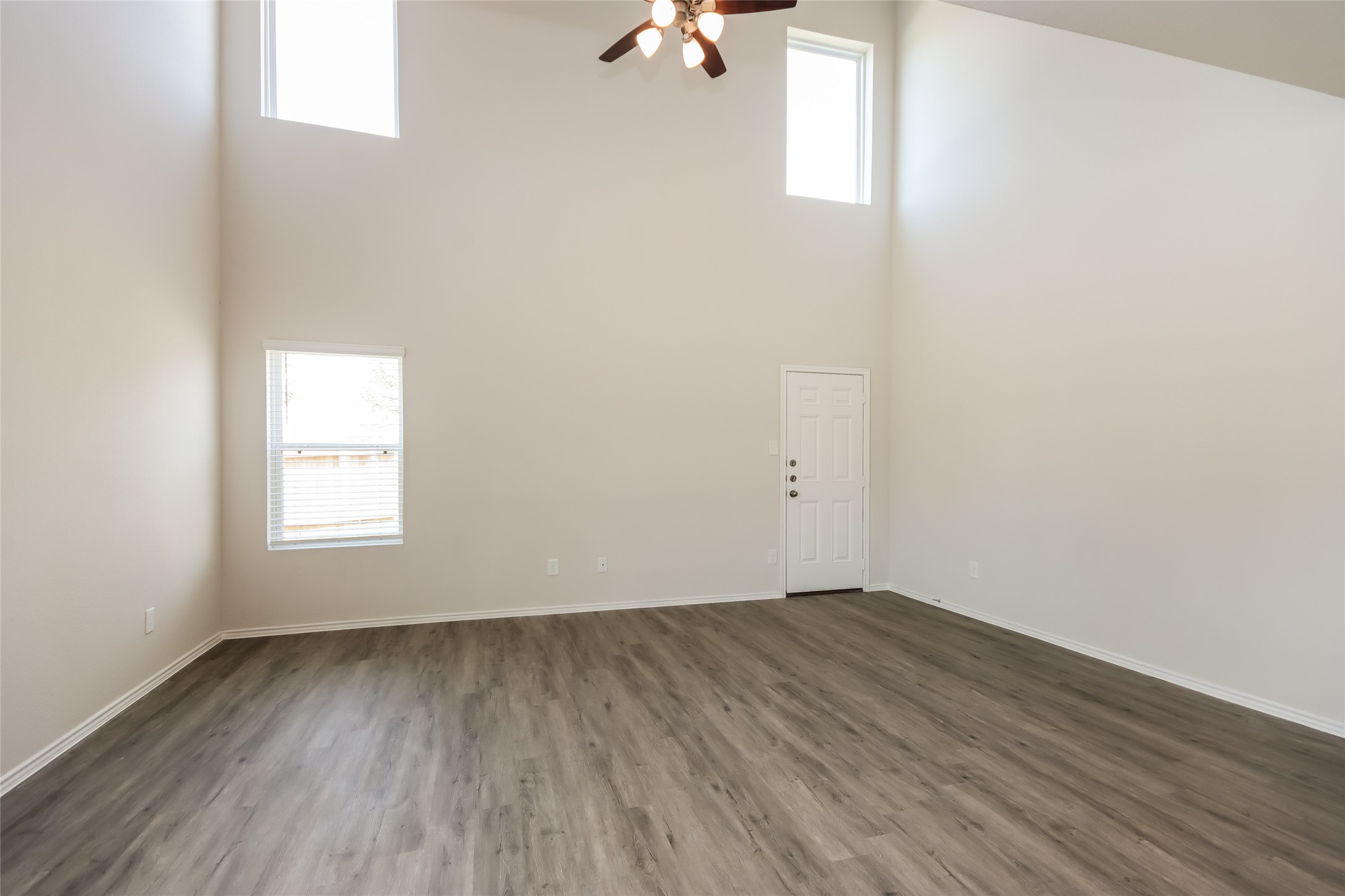 15239 Estrella West Property Photo 5