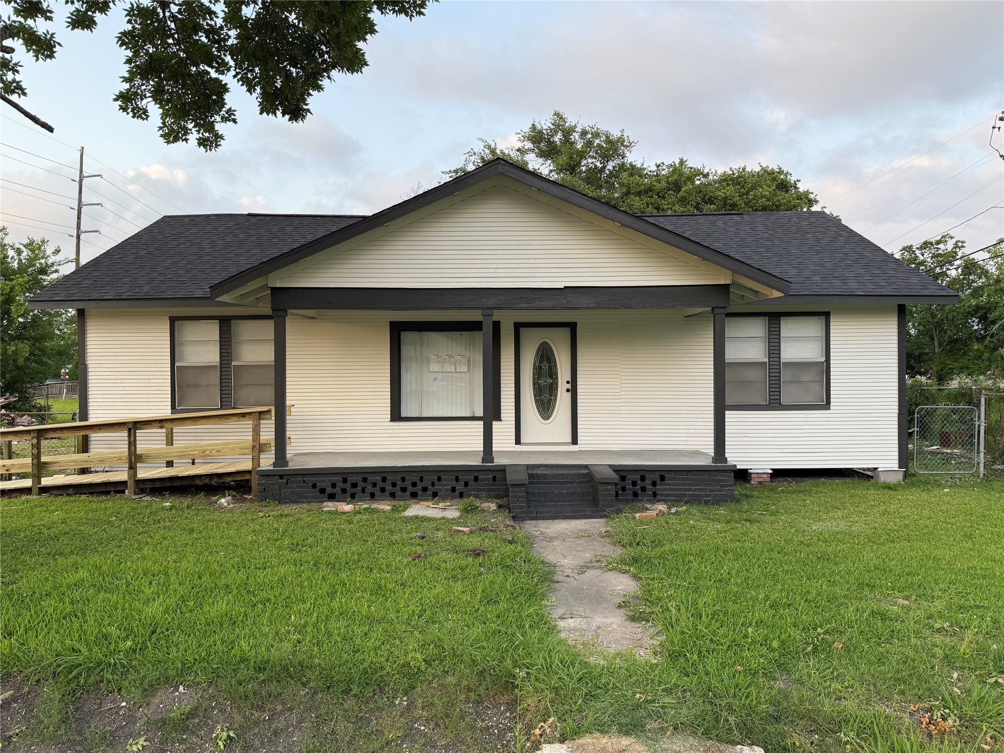 1934 Austin Avenue Property Photo 1