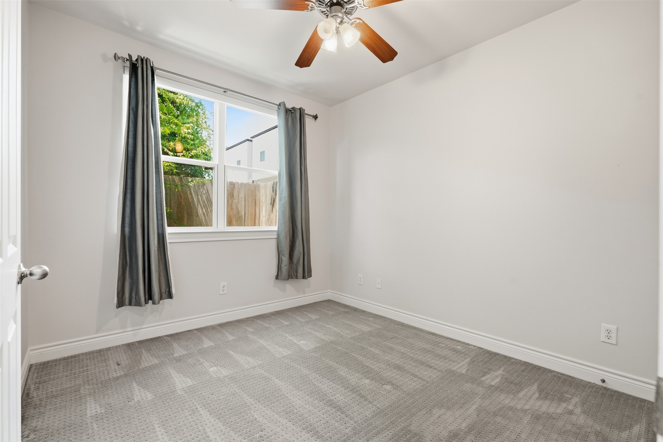 2513 Detering Street Property Photo 6