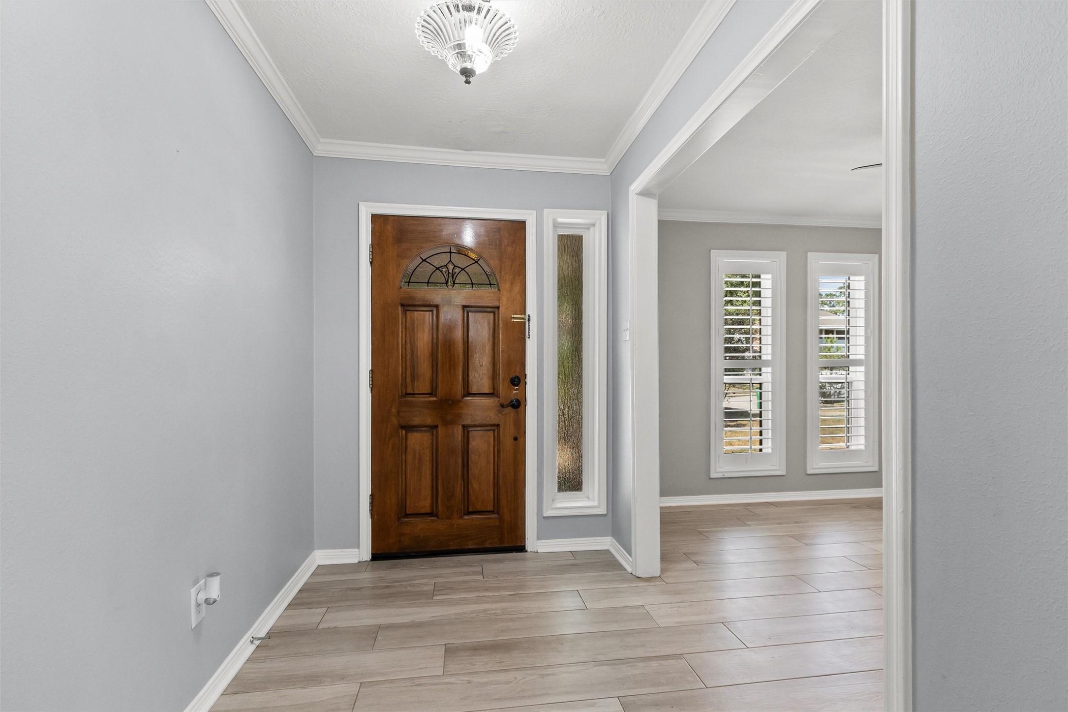 25010 Kingsdown Drive Property Photo 3
