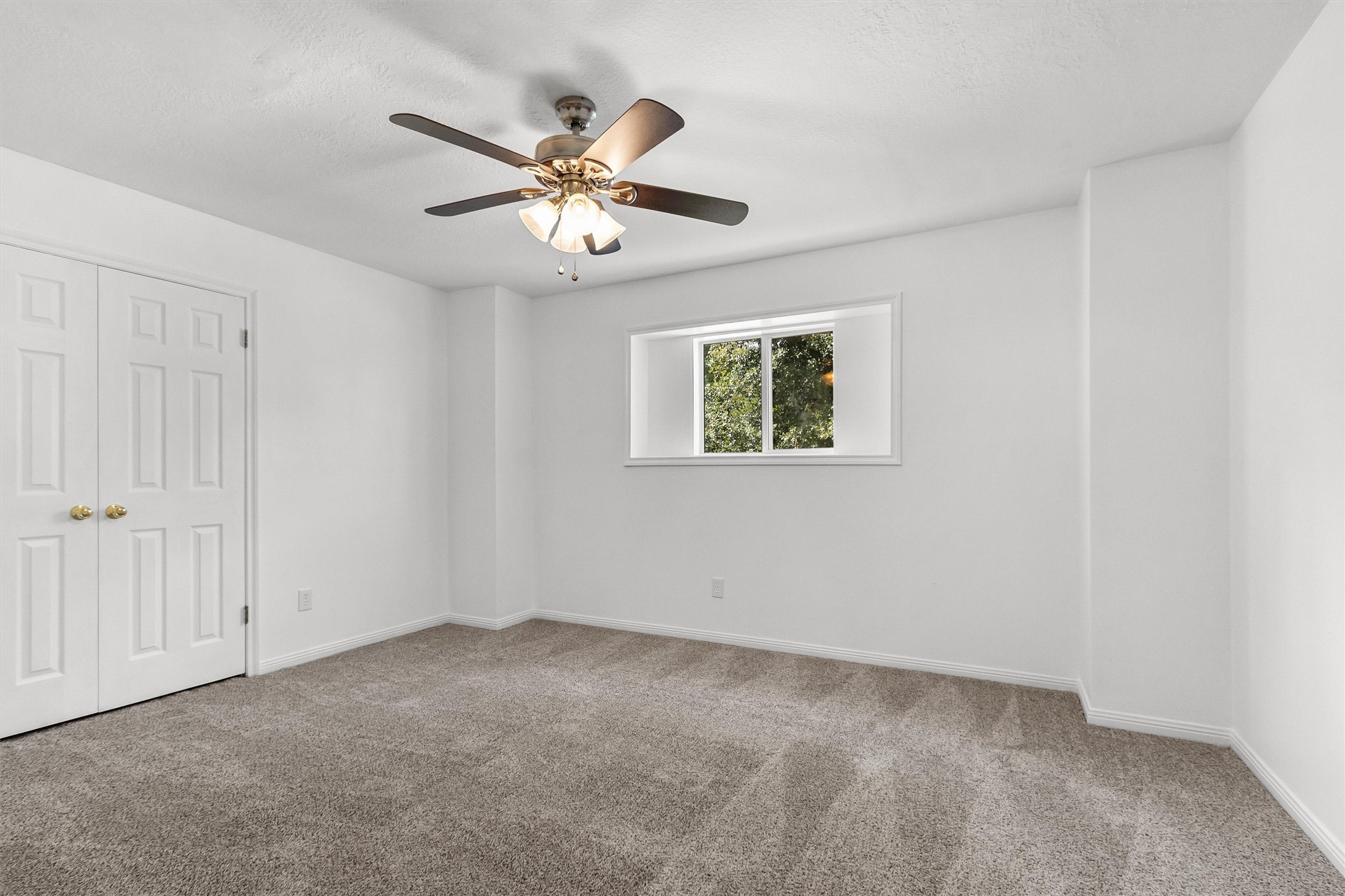 25010 Kingsdown Drive Property Photo 20