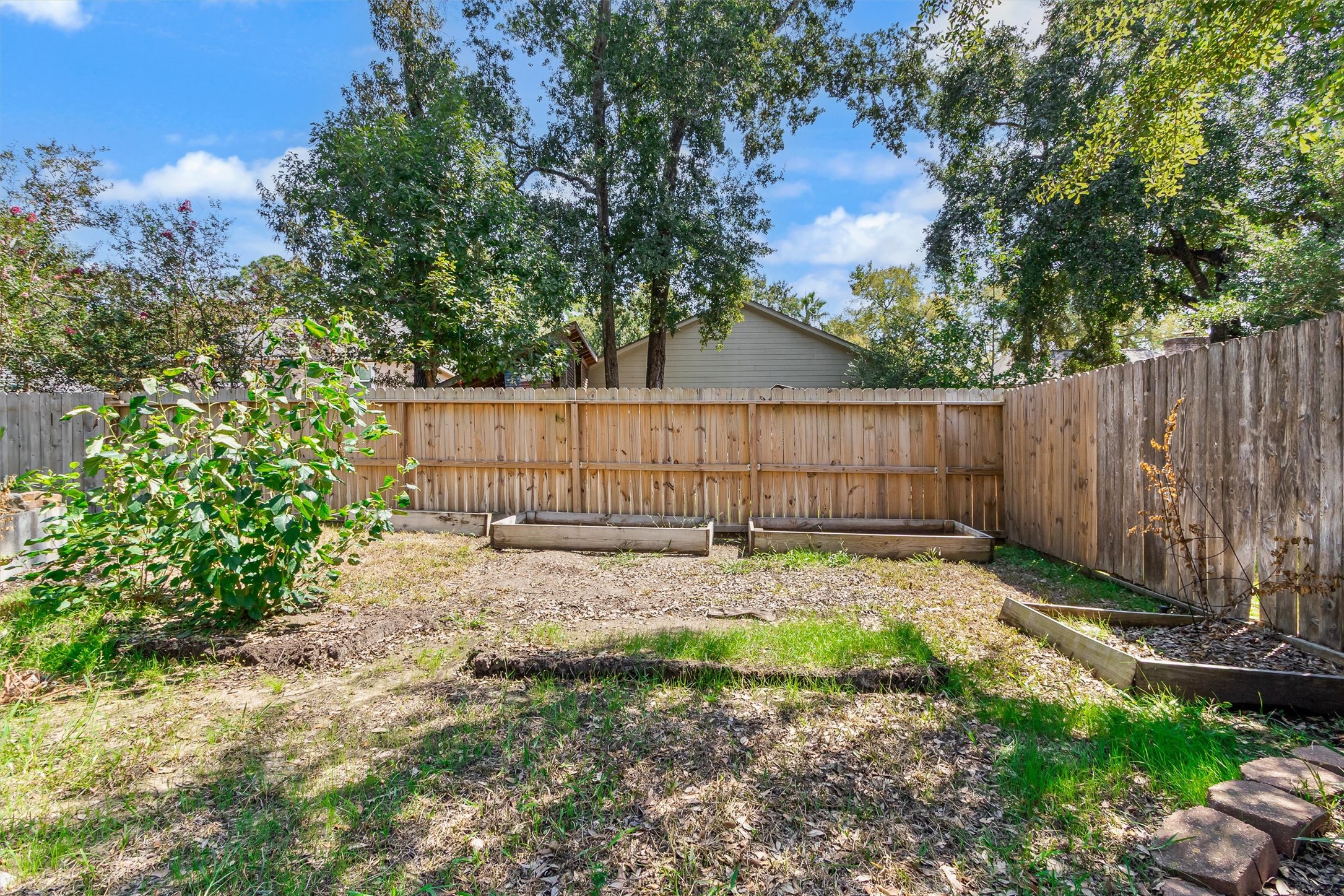 25010 Kingsdown Drive Property Photo 32