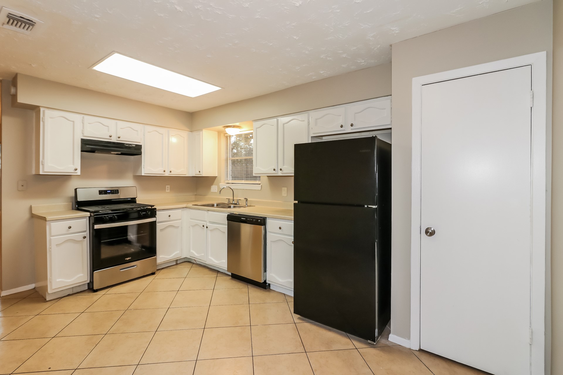 20202 Big Timber Court Property Photo 7