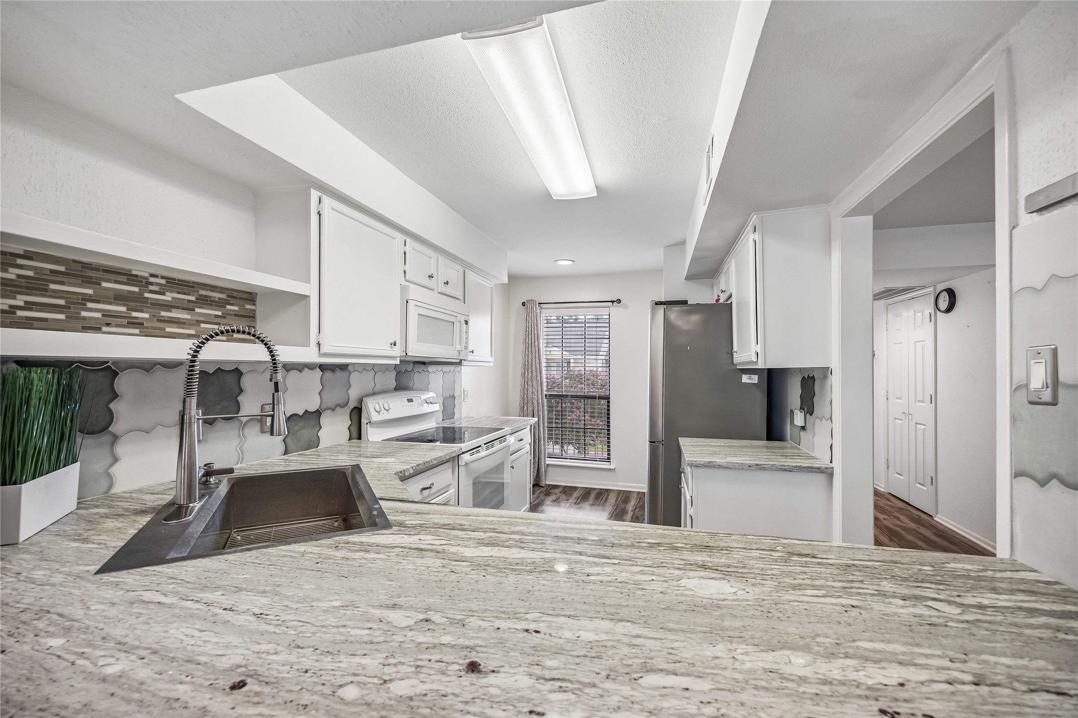 763 Bering Drive B Property Photo 6