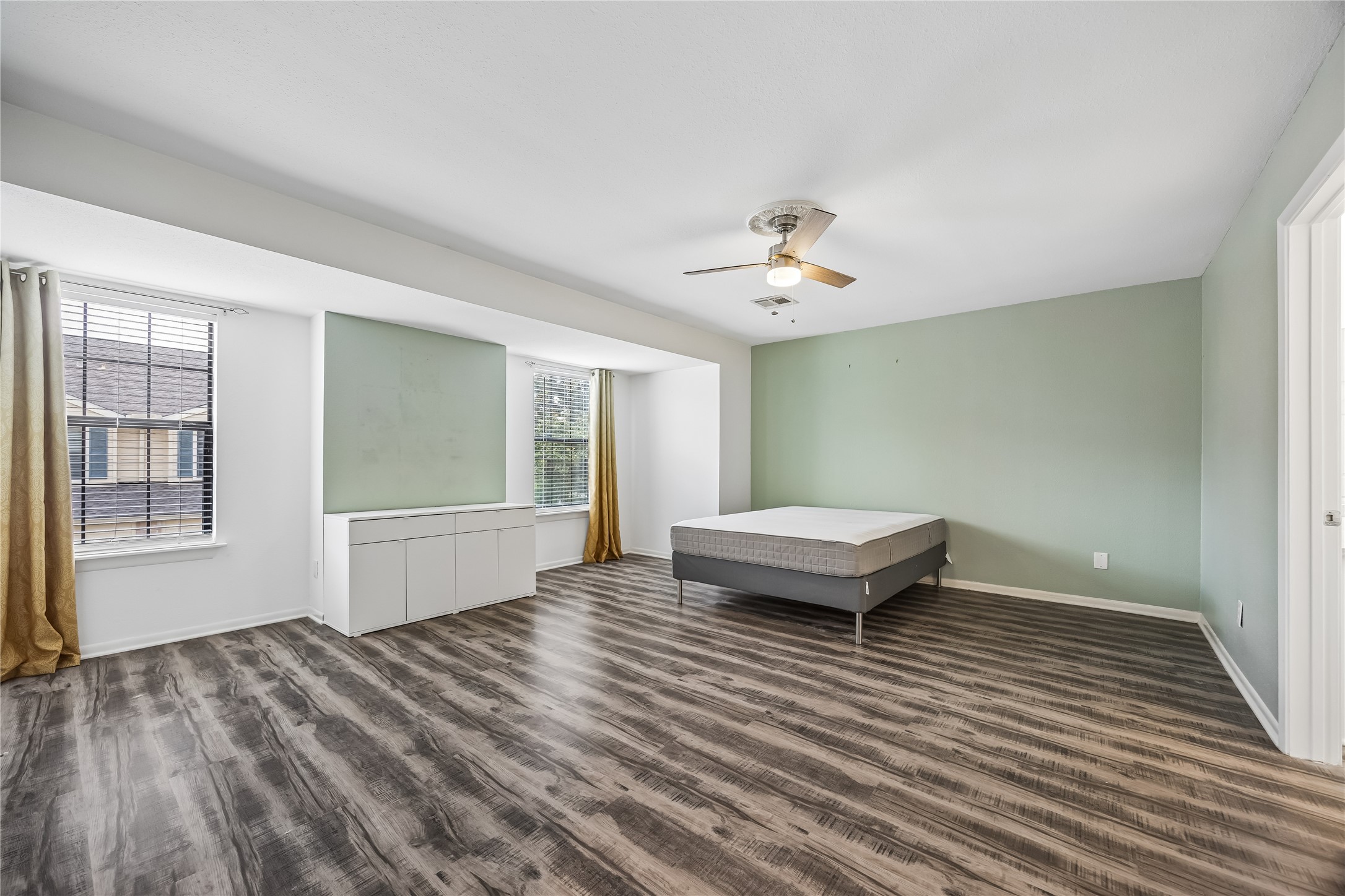 763 Bering Drive B Property Photo 9