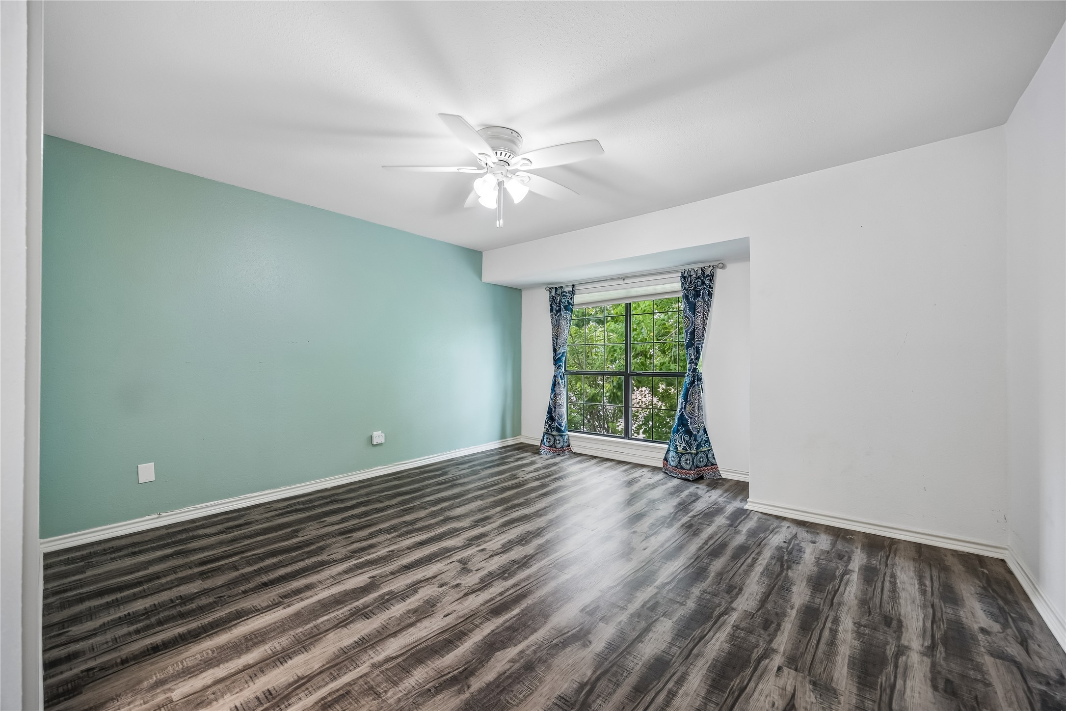 763 Bering Drive B Property Photo 10
