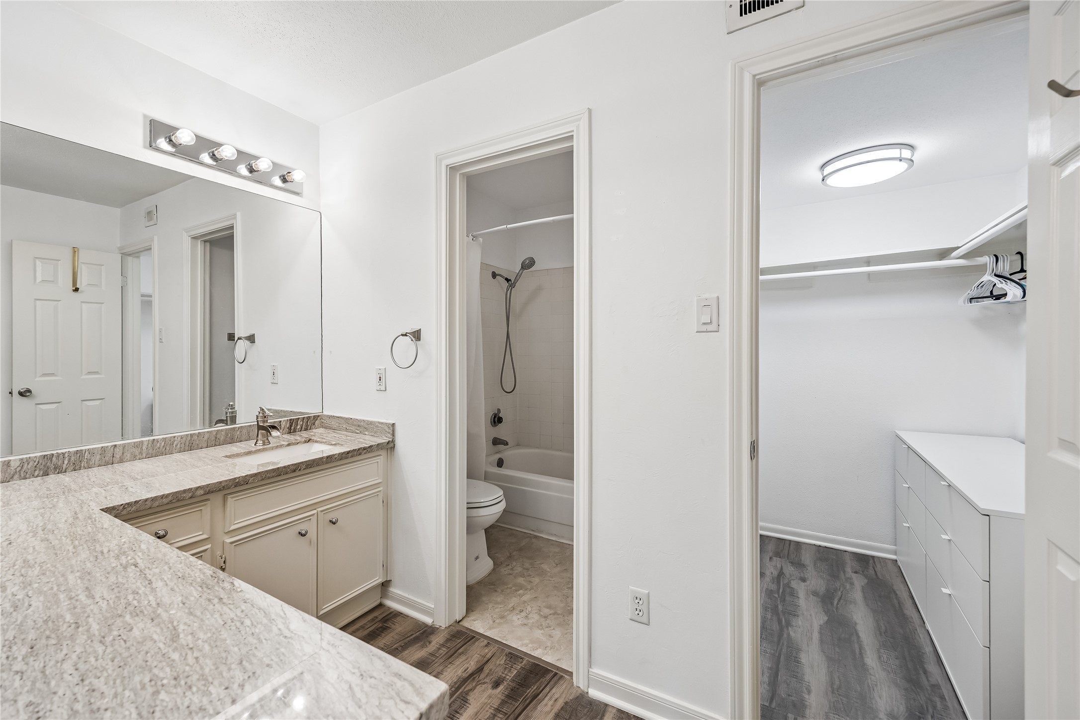 763 Bering Drive B Property Photo 13