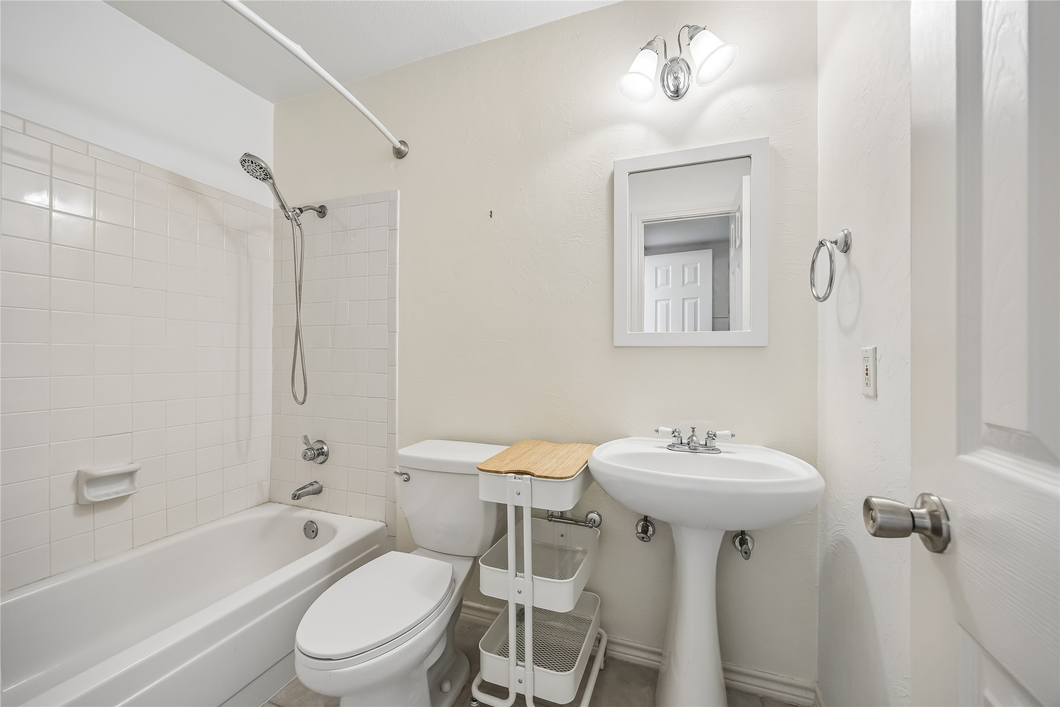 763 Bering Drive B Property Photo 15