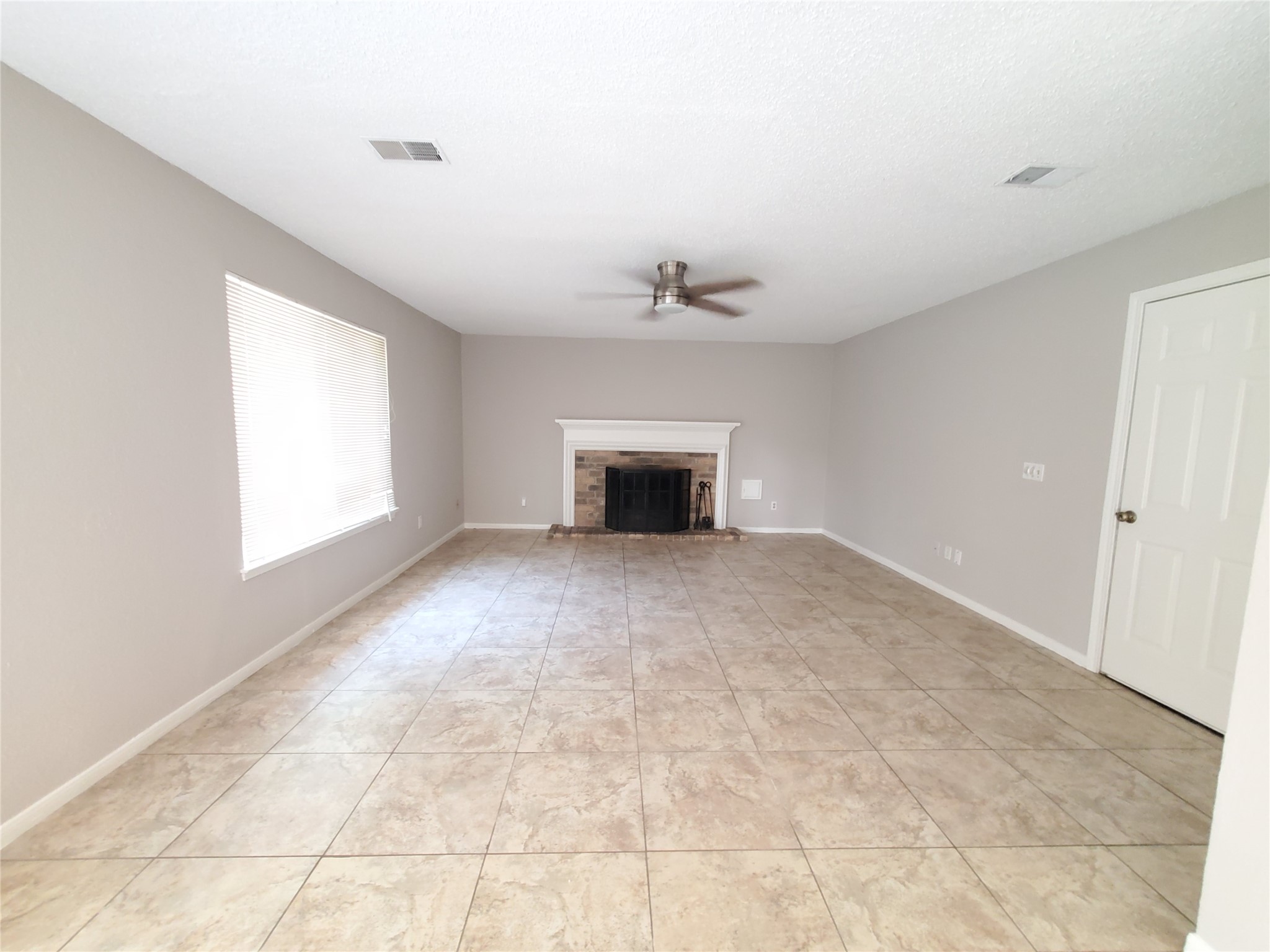 3323 Green Fields Drive Property Photo 3