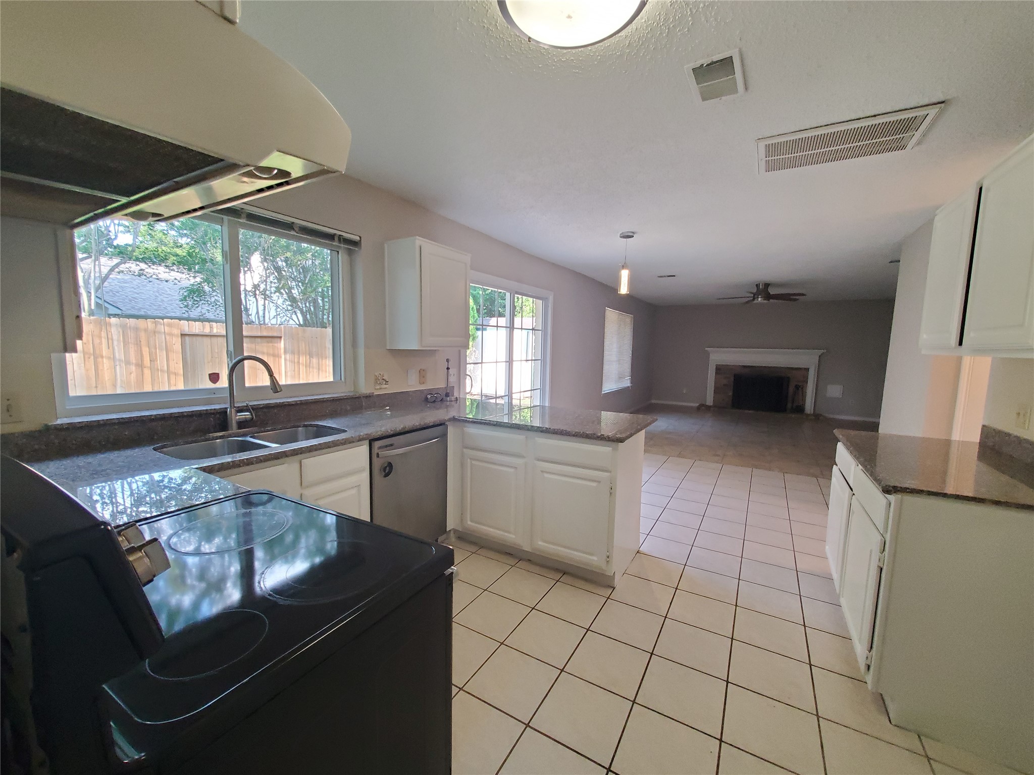 3323 Green Fields Drive Property Photo 8