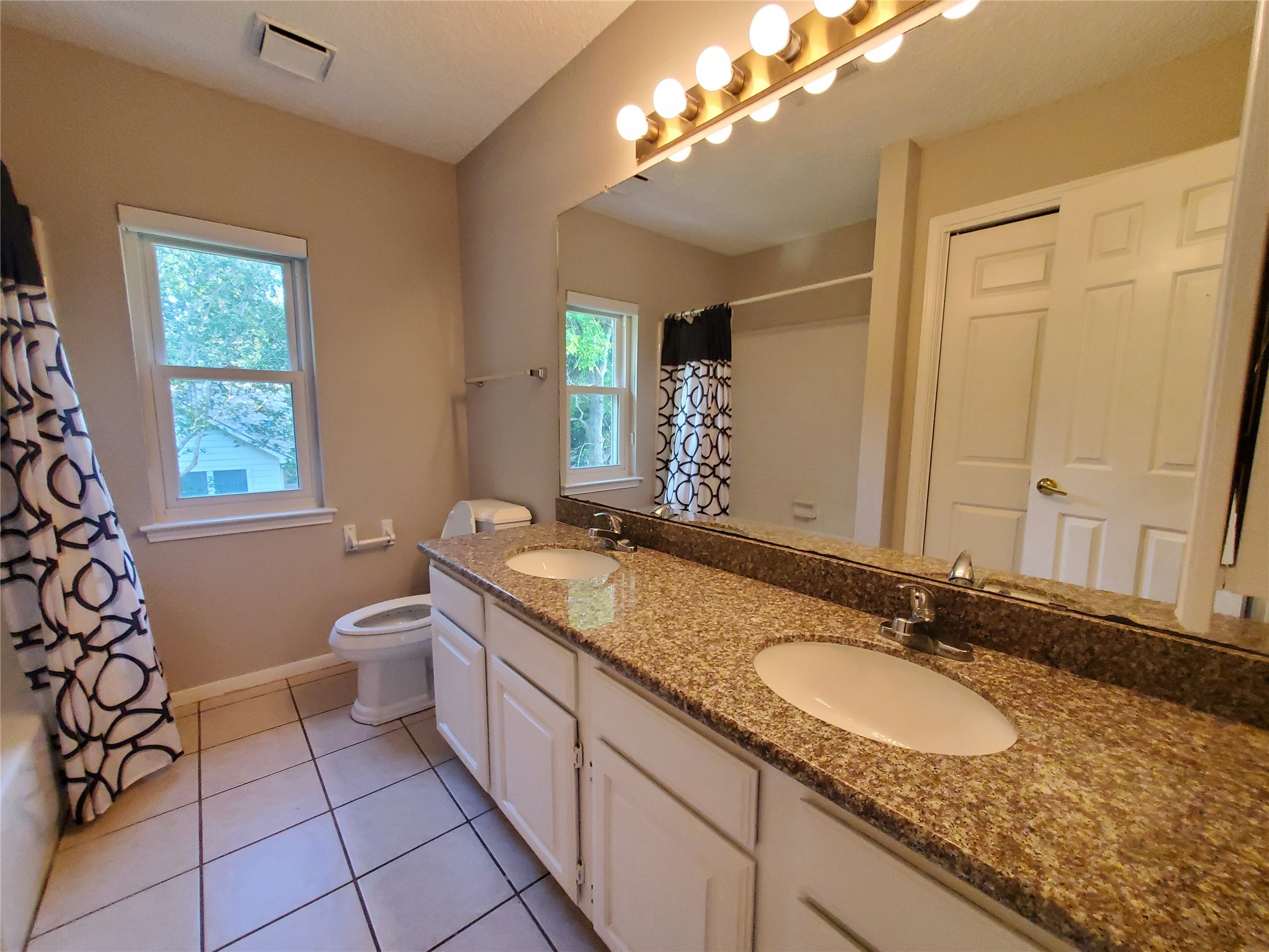 3323 Green Fields Drive Property Photo 16