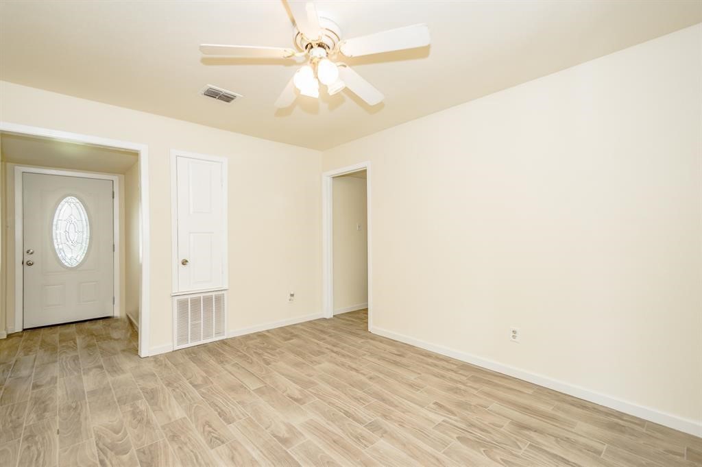 12106 Pompton Drive Property Photo 9