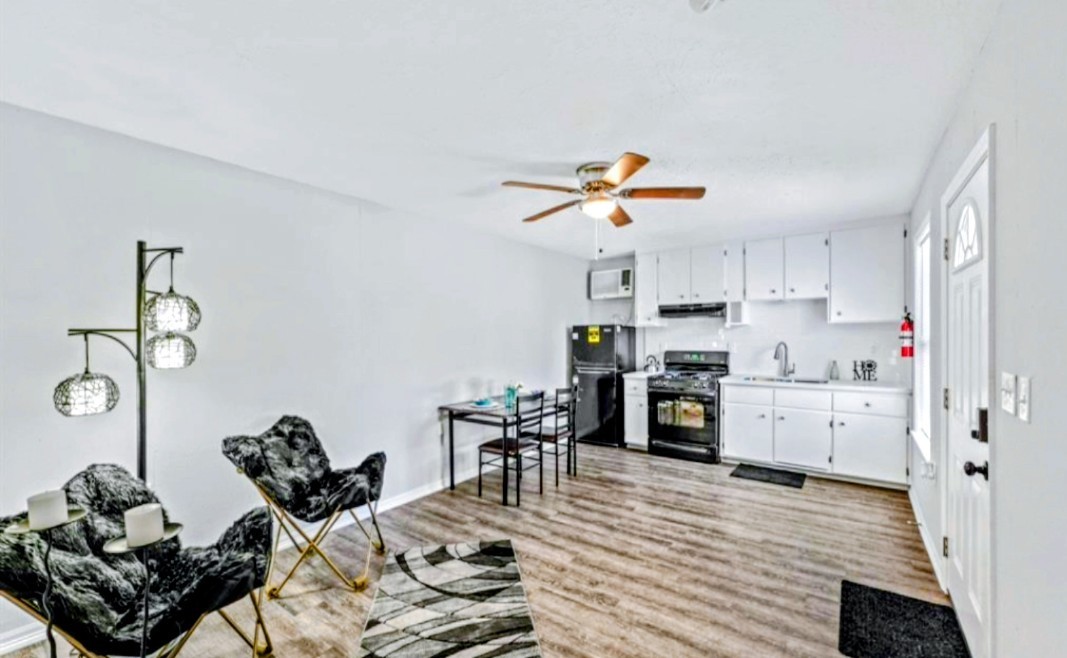 12918 Peggys Lane C Property Photo 2