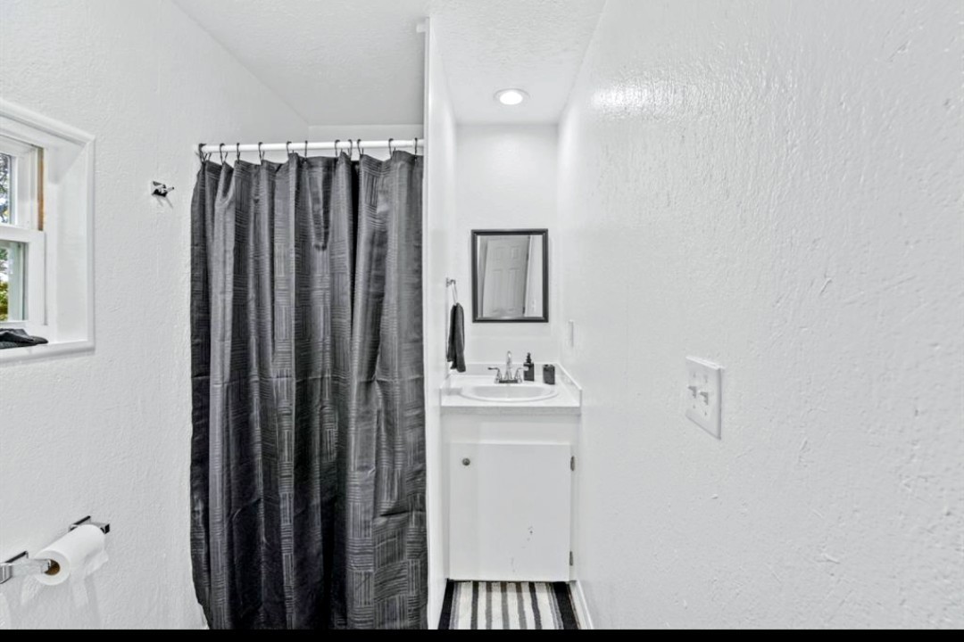 12918 Peggys Lane C Property Photo 7