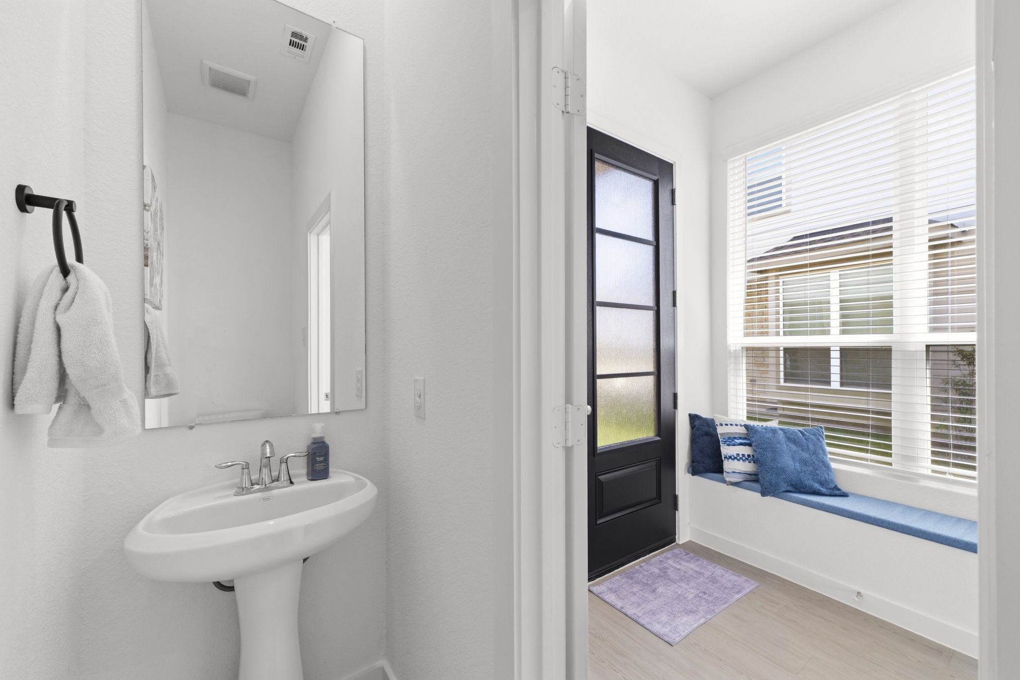 21235 Doubtful Canyon Drive Property Photo 6