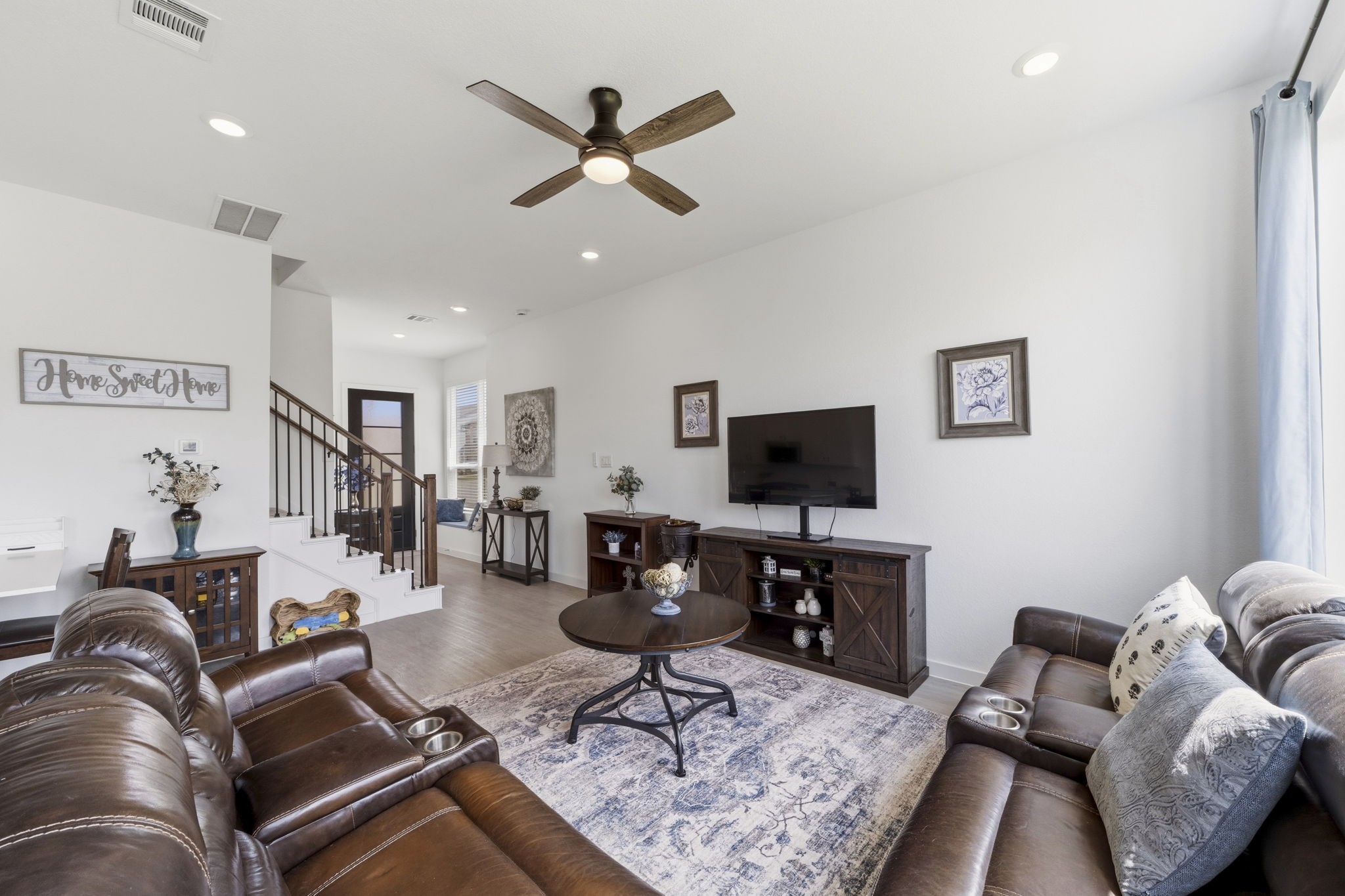 21235 Doubtful Canyon Drive Property Photo 9