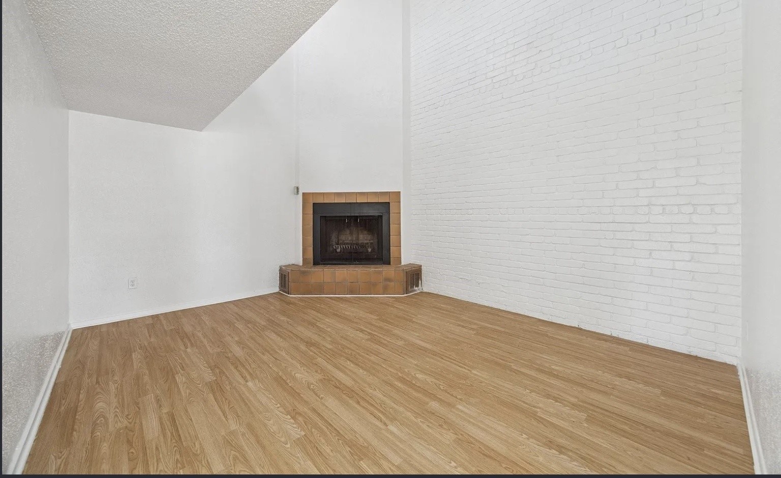 2223 Par Lane Property Photo 5
