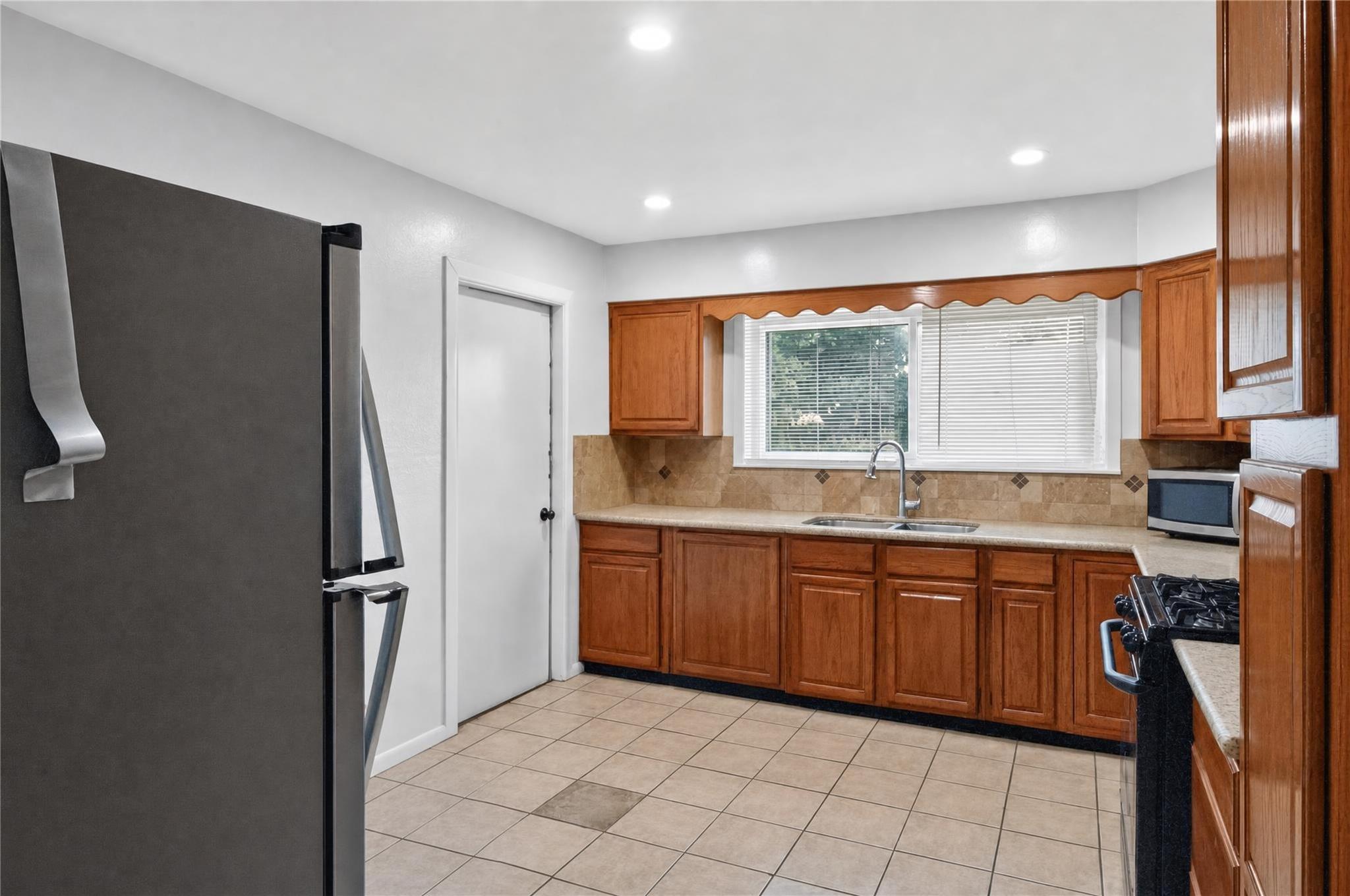 6615 Beldart Street, Houston Tx 77087 Property Photo 2