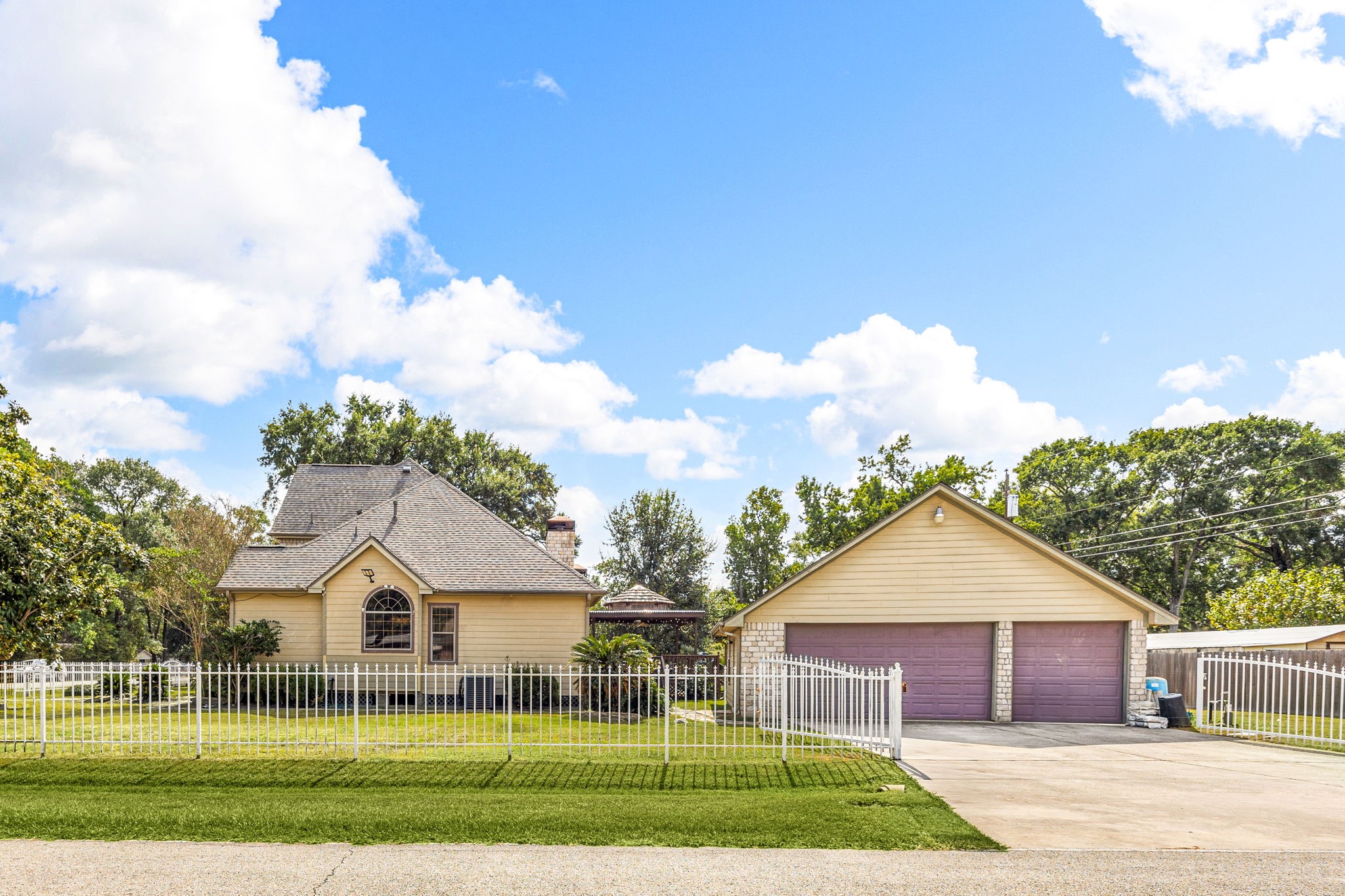 21427 Tophill Drive Property Photo 8