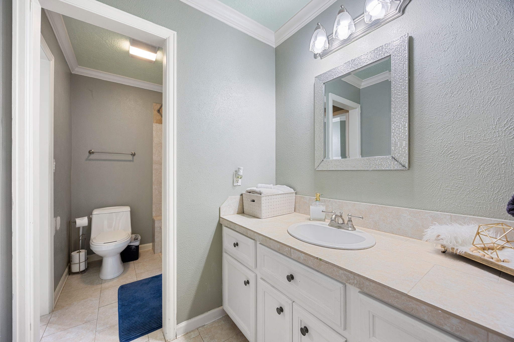 21427 Tophill Drive Property Photo 43