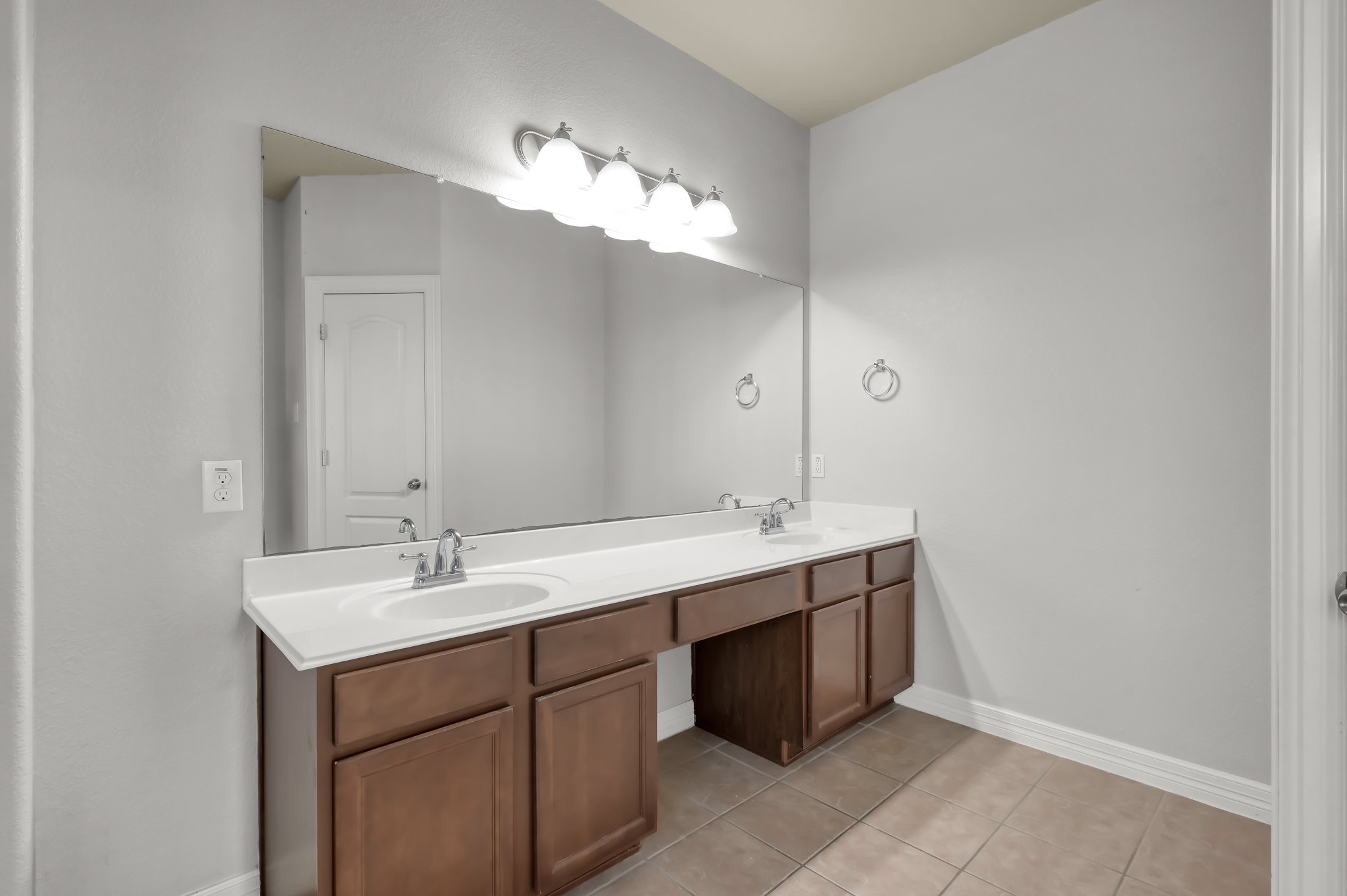24407 Split Rock Falls Property Photo 12