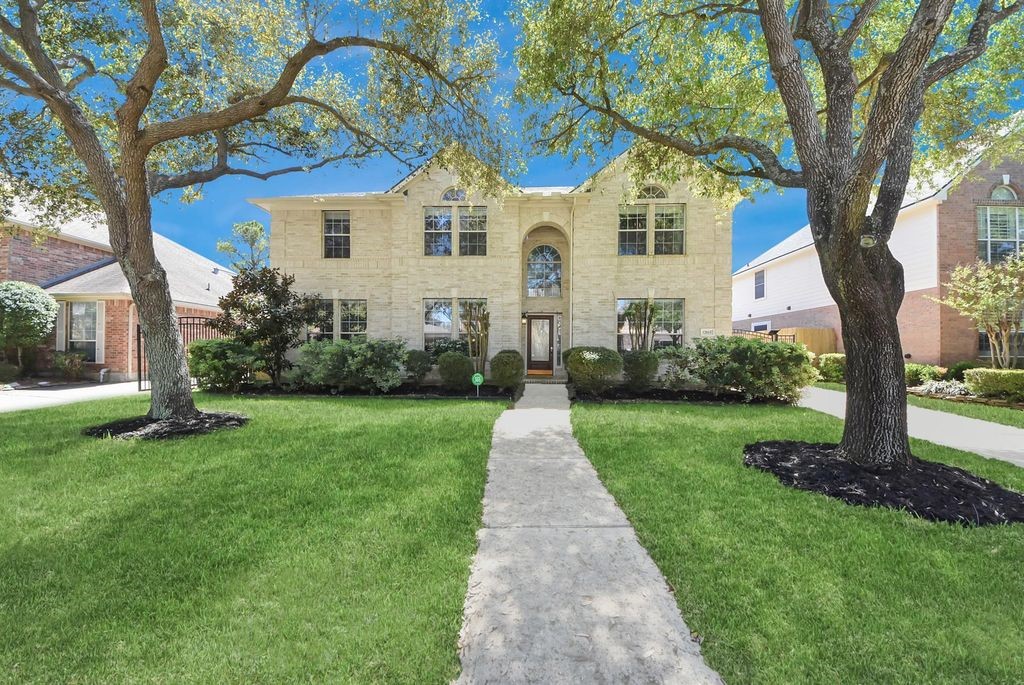 12815 Dadebrook Court Property Photo 1