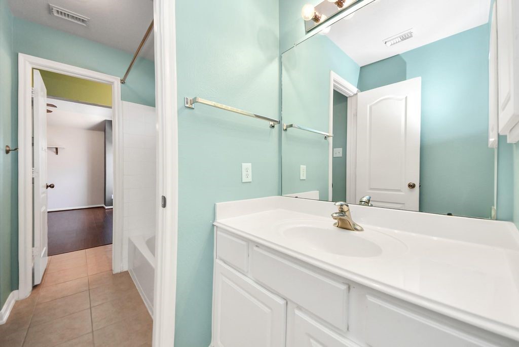 12815 Dadebrook Court Property Photo 11