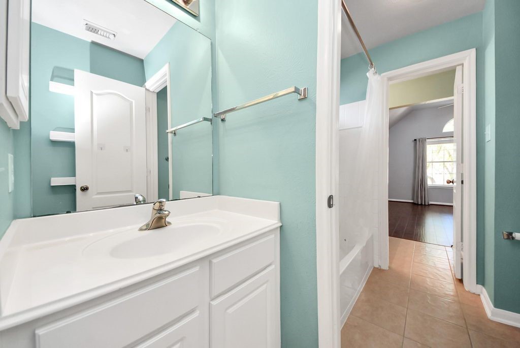 12815 Dadebrook Court Property Photo 13