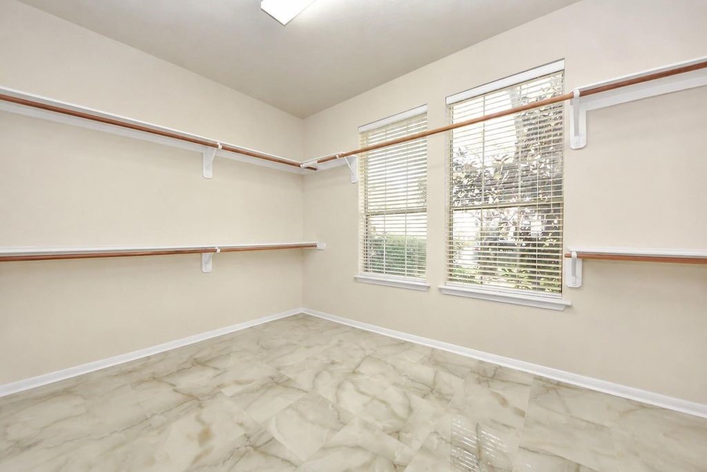 12815 Dadebrook Court Property Photo 20