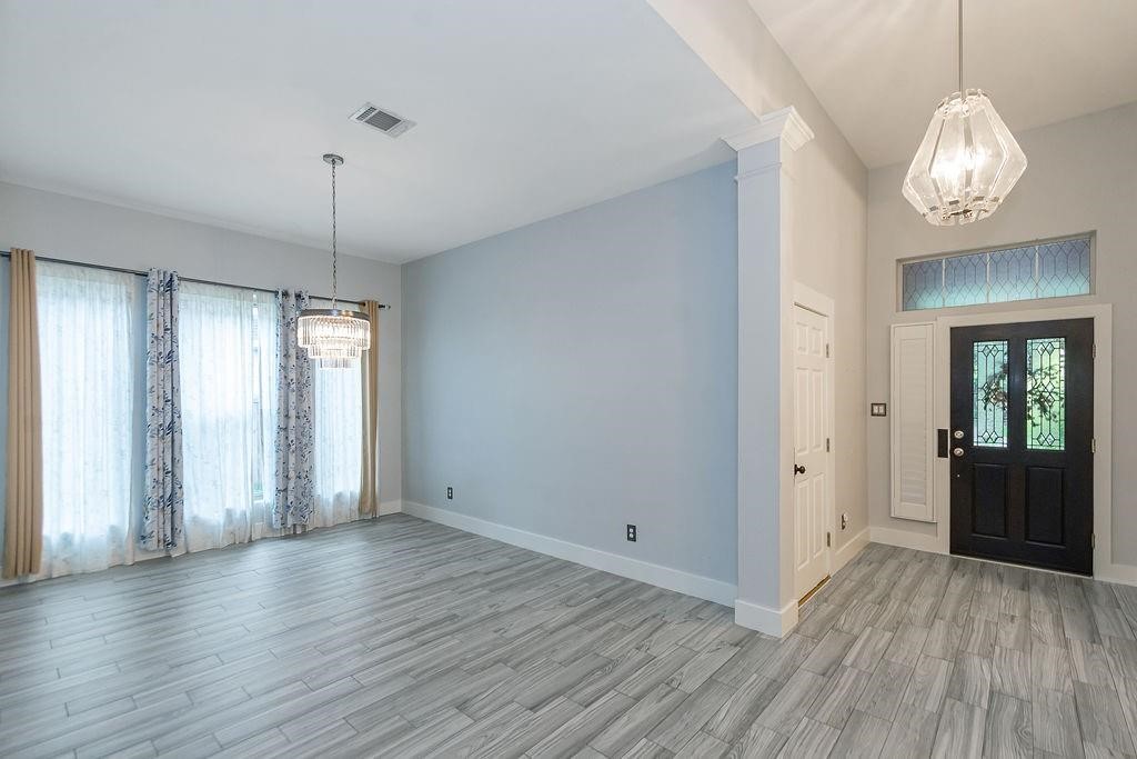 2306 Coleridge Court Property Photo 6