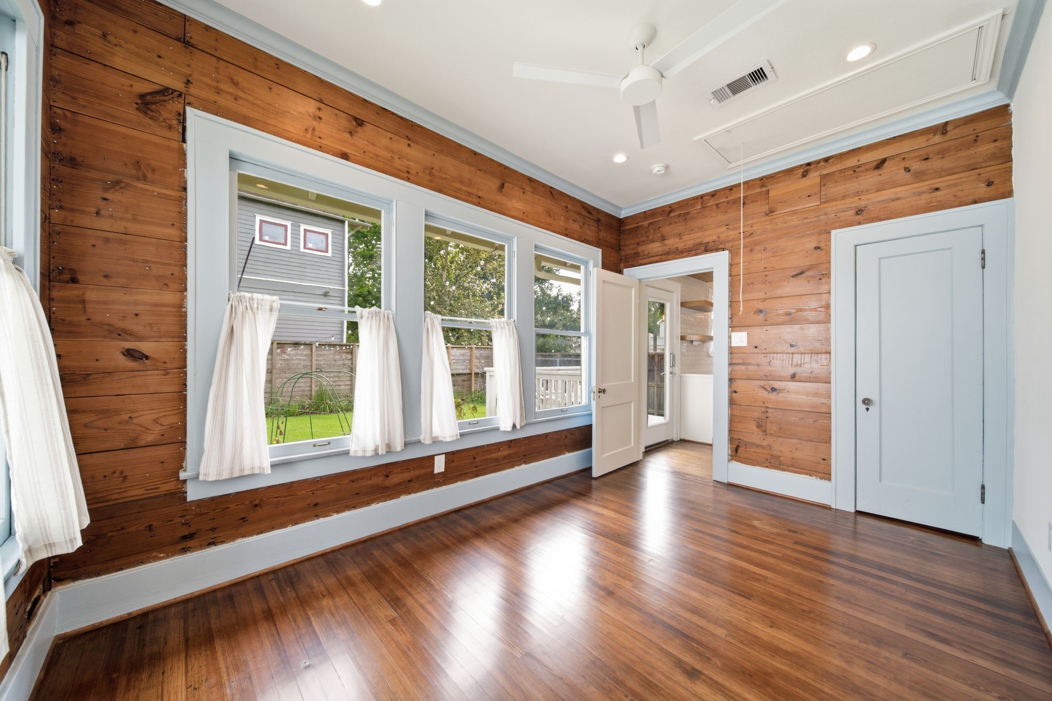 730 Bayland Avenue Property Photo 8