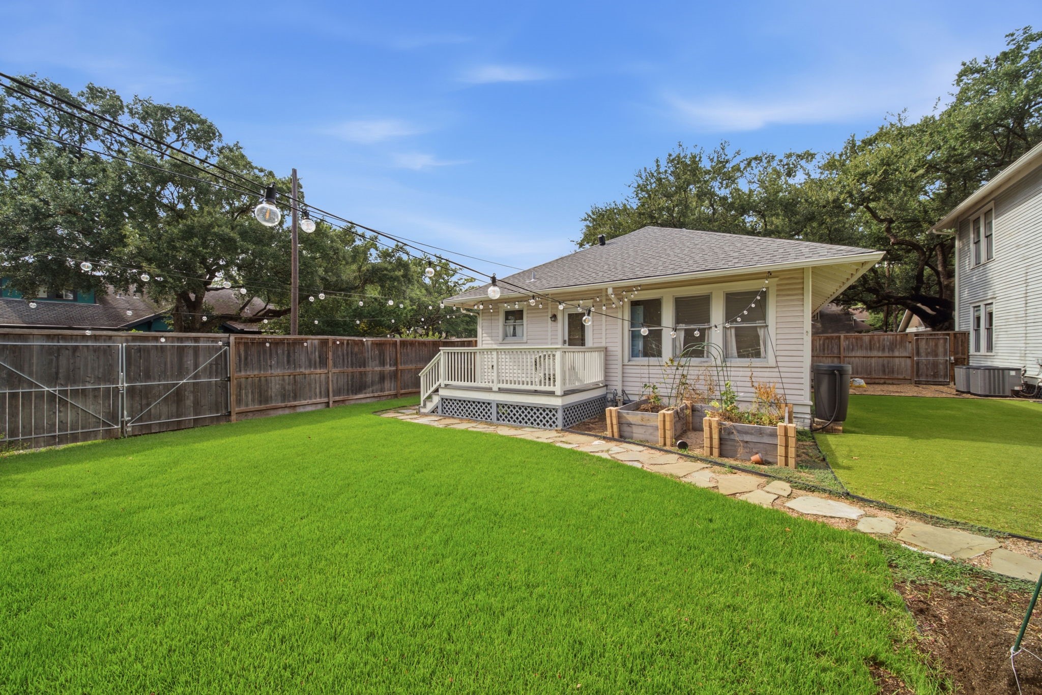 730 Bayland Avenue Property Photo 14