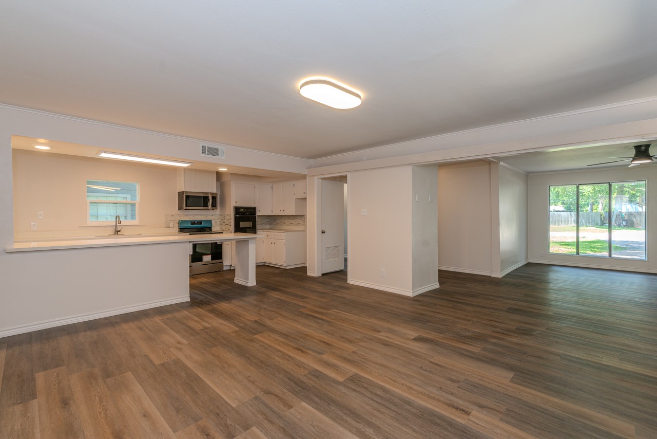 3825 Buckingham Row Property Photo 7